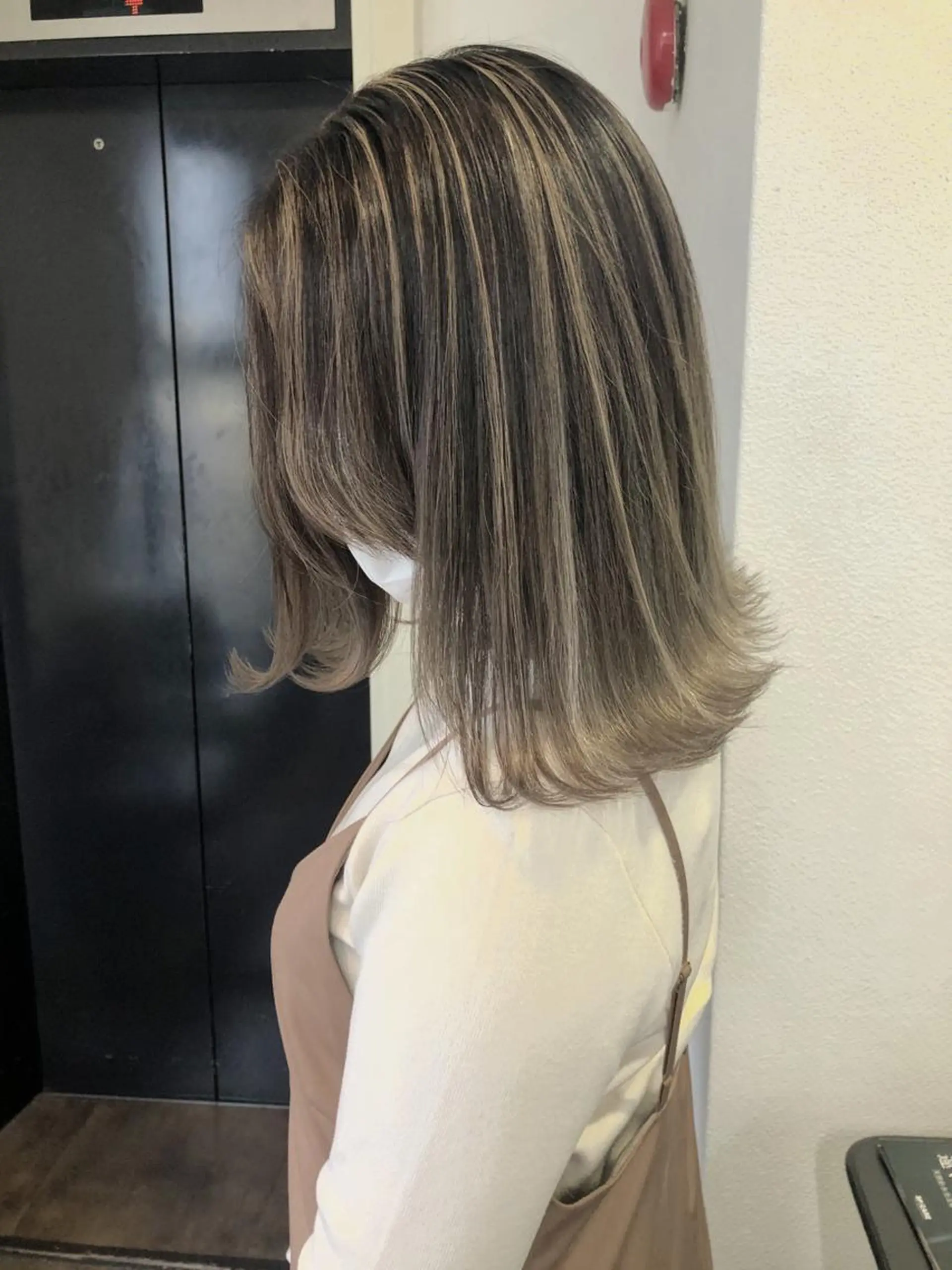 セミロング カラー バレイヤージュ ベージュカラー ペールベージュ レイヤーカット ヘアカラー トリートメント GiseL天神カラー 髪質改善/ブリーチのヘアスタイル