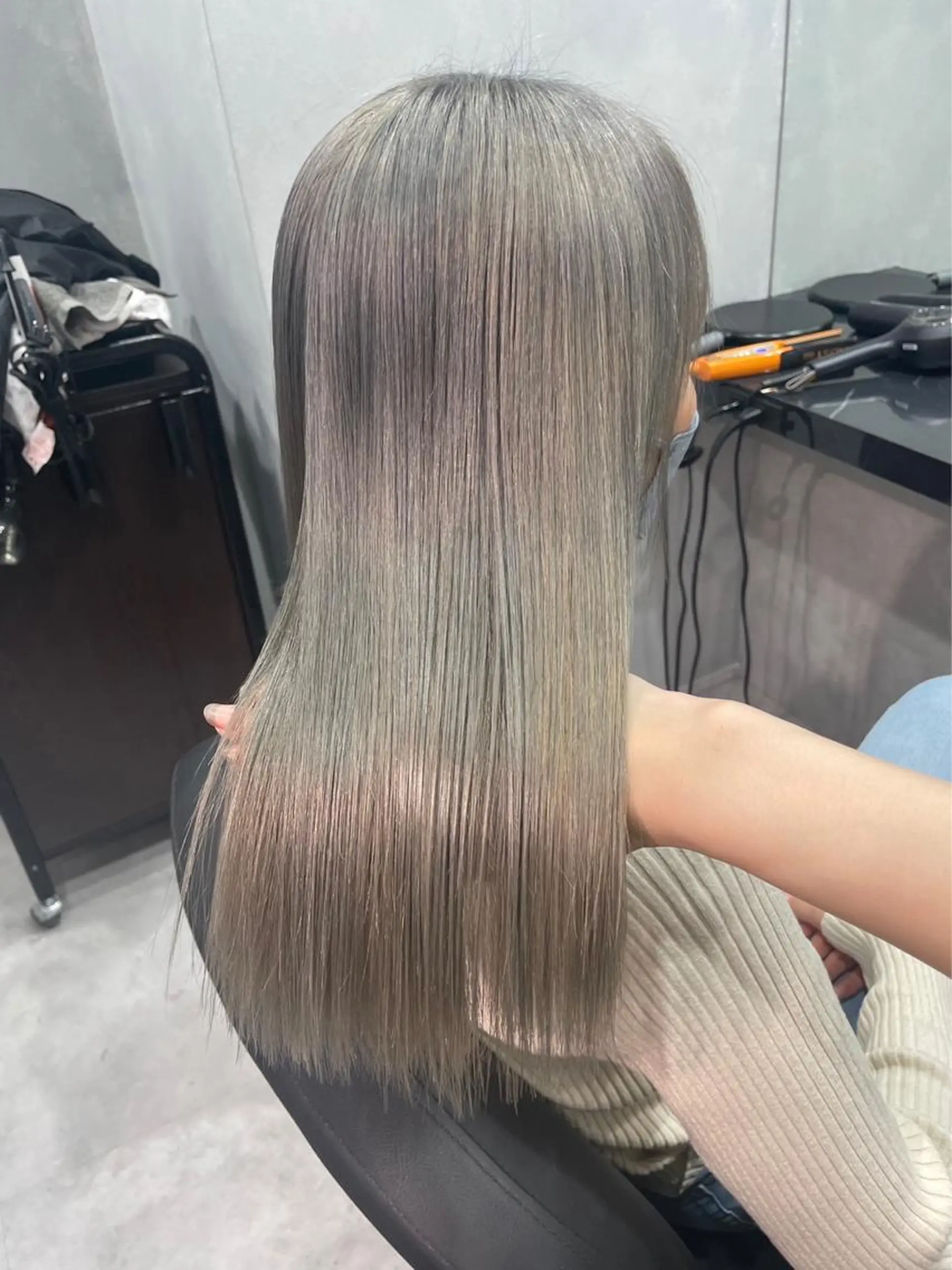 セミロング カラー ヘアカラー LUANA/千種 さなのヘアスタイル