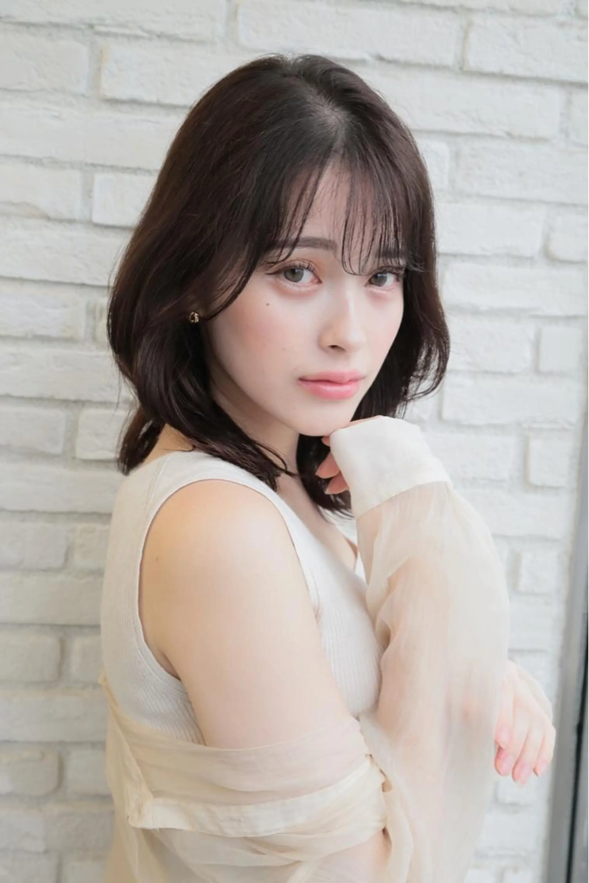 ミディアム カット ヘアカラー トリートメント レイヤーカット /透明感カラー西田のヘアスタイル