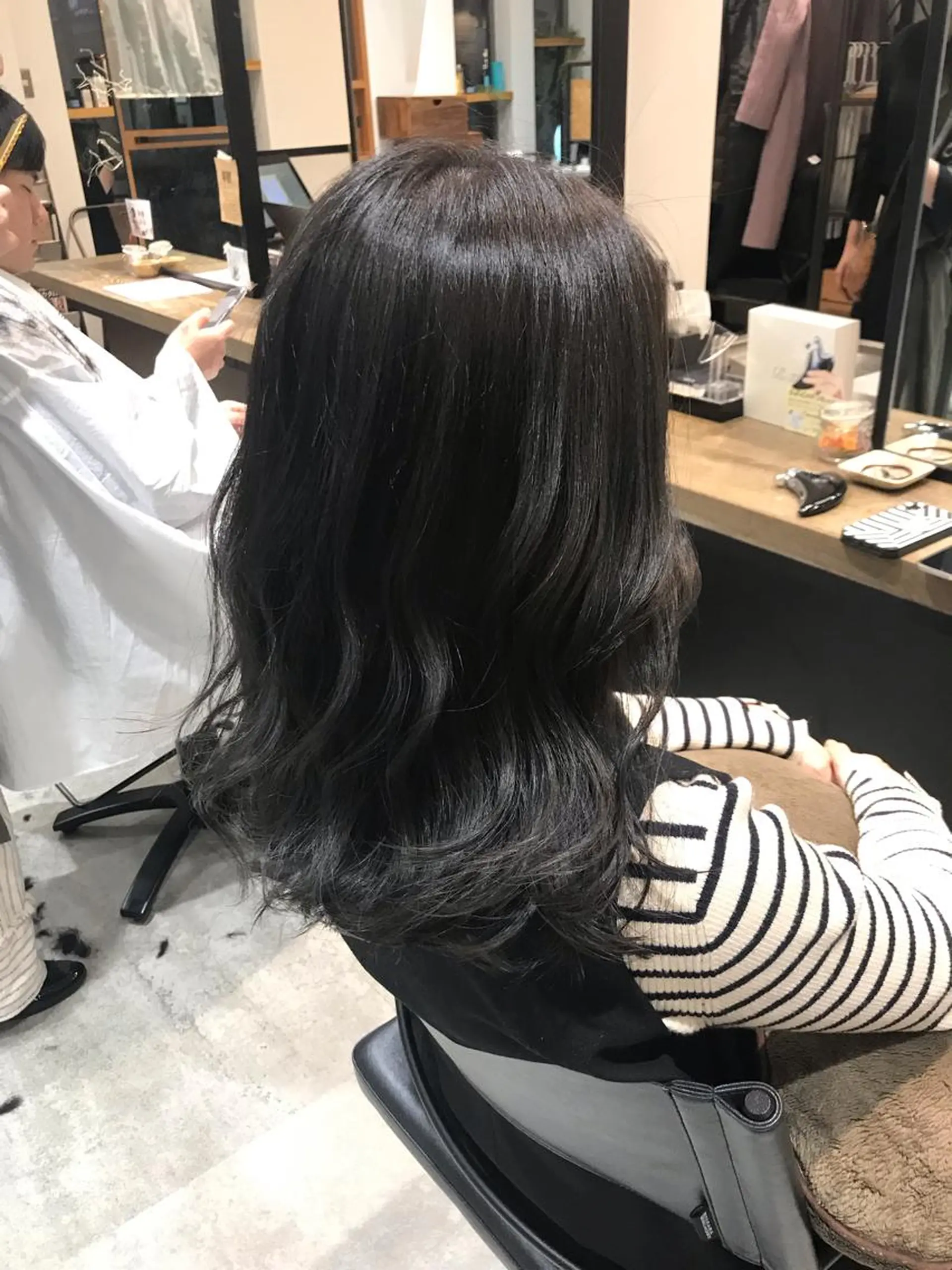 ミディアム カラー ヘアアレンジ 透明感カラー ダークグレー ダークグレージュ グラデーションカラー グレージュ SALOWIN川崎所属・似合わせレイヤー/ 美髪縮毛矯正/ミナエのヘアスタイル