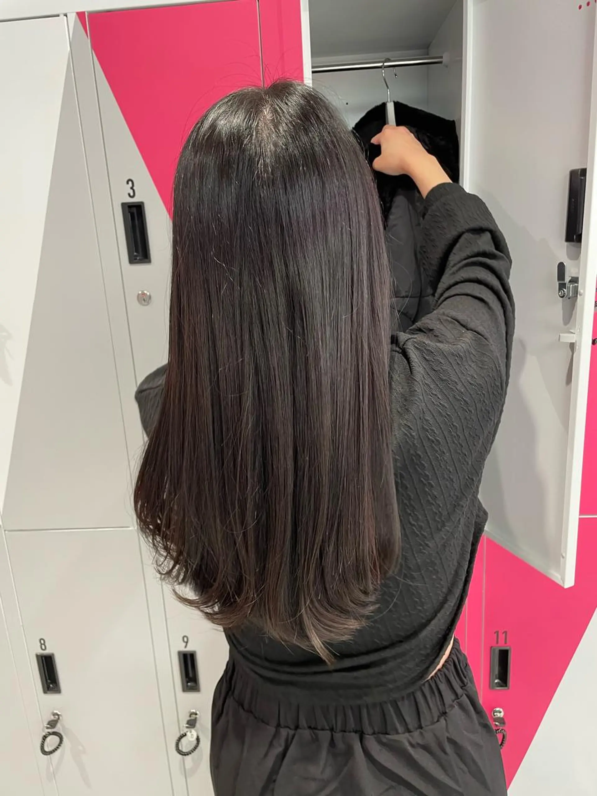 ロング カラー 黒髪 ブルーカラー ブルーブラック 透明感カラー グレージュ パーソナルカラー 藤本夢のヘアスタイル