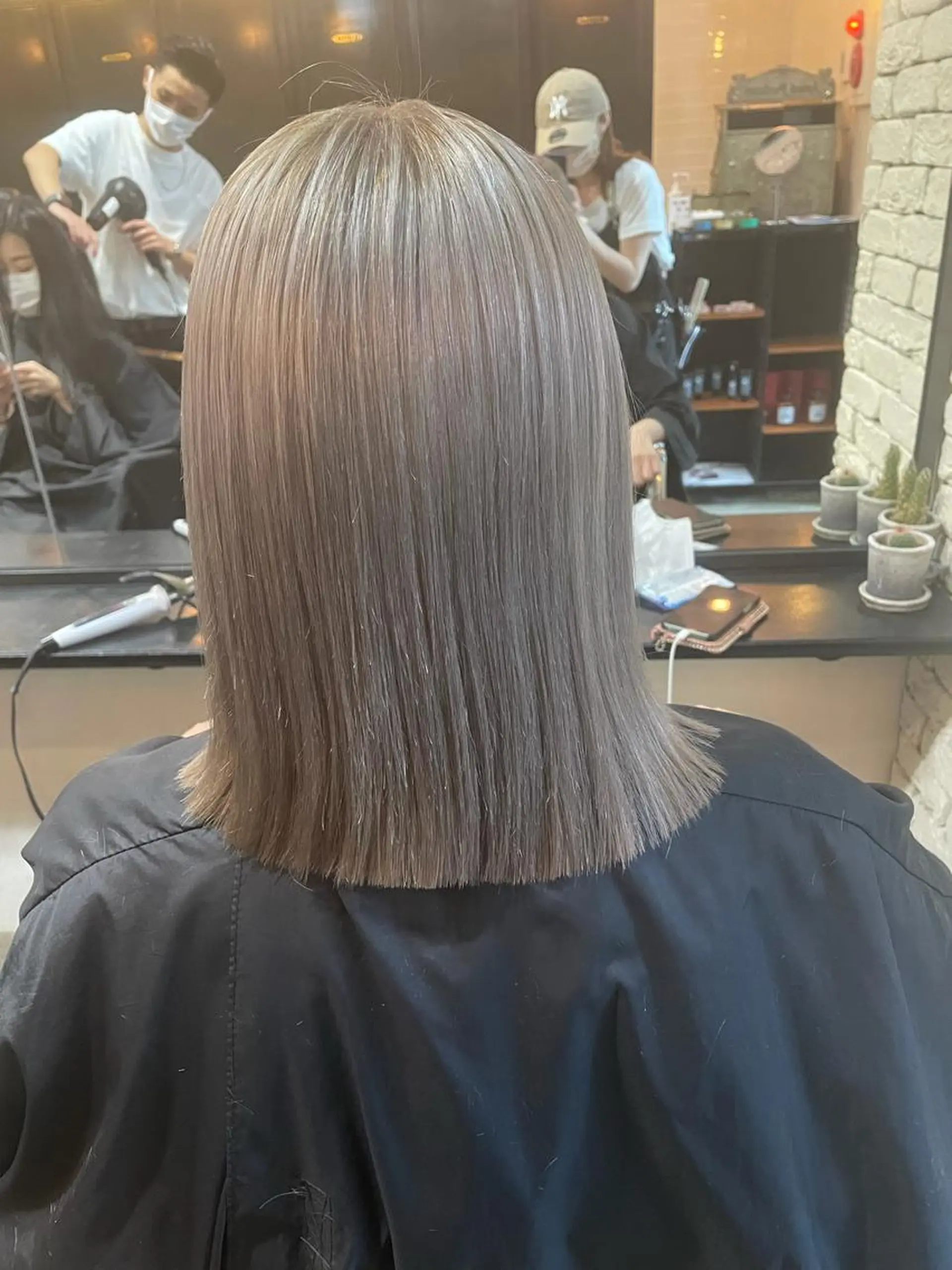 ミディアム カラー YEAU　PLUS所属・極上の艶髪 RINAのヘアスタイル