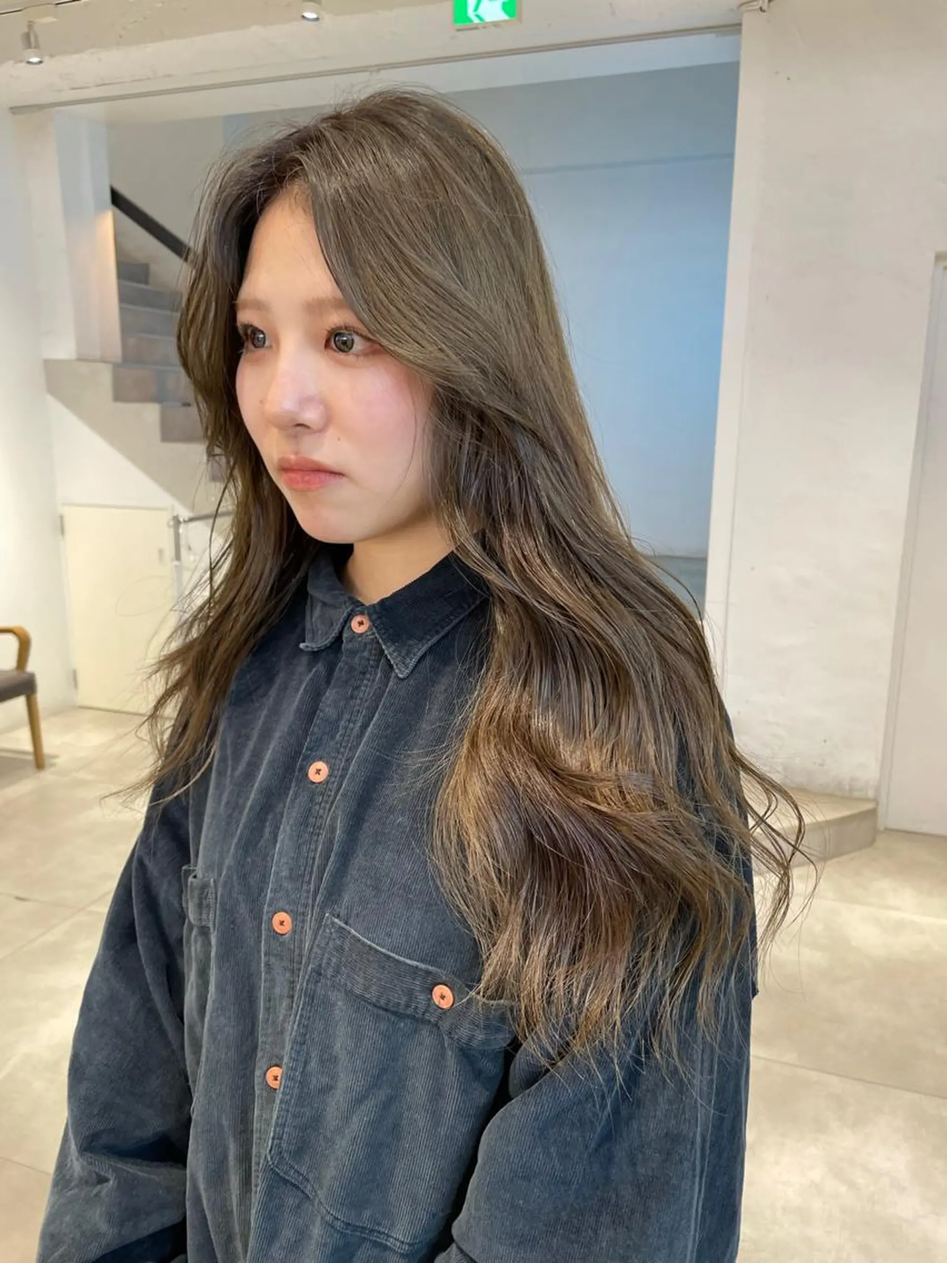 ロング カラー ベージュカラー オリーブベージュ 韓国風ヘア ヘアカラー トリートメント 🌟暖色系ハイトーン 🌟AIのヘアスタイル