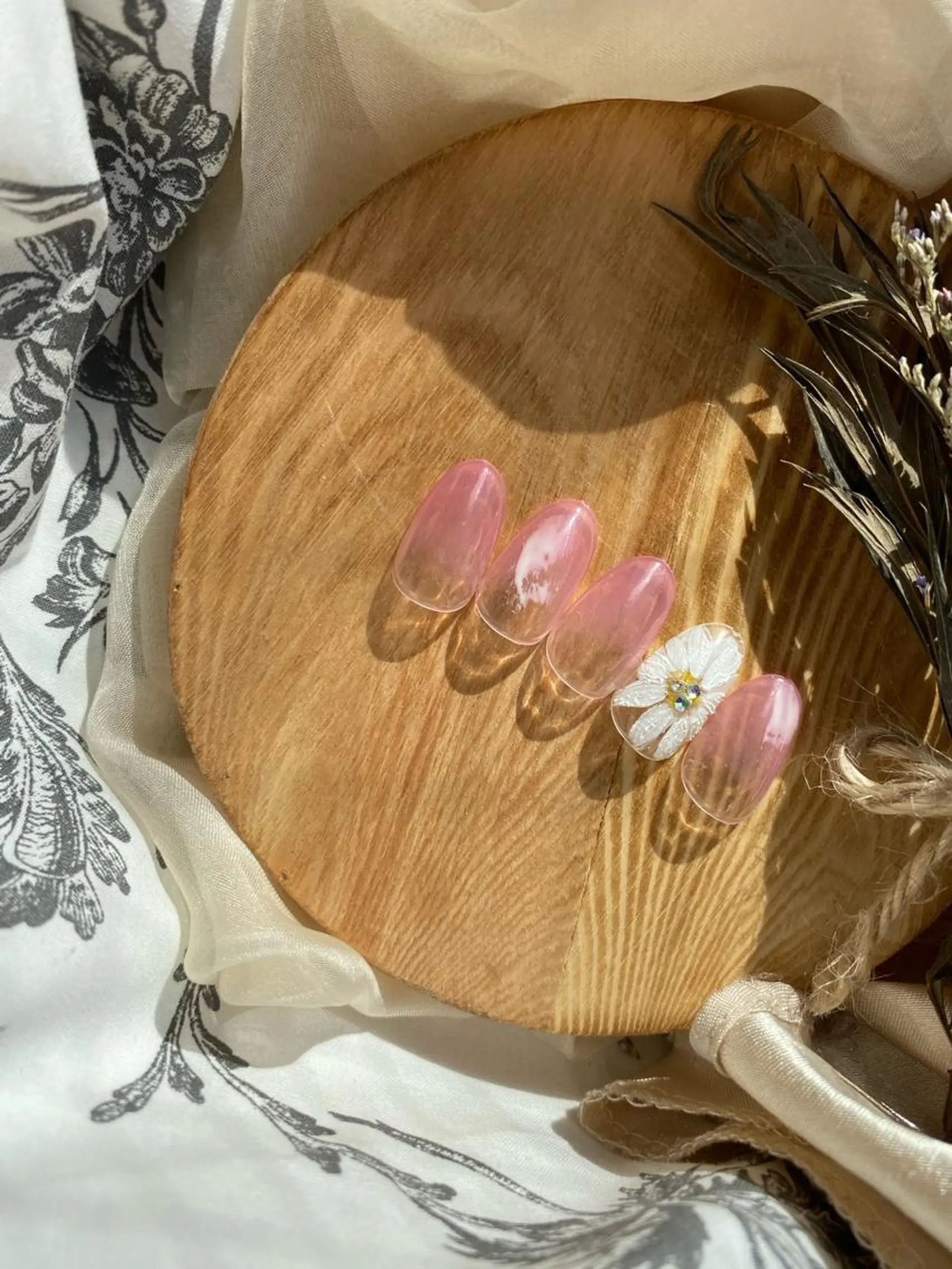 ネイル ハンドネイル ハンドケア 🌿Charme🌿 MAIのネイルデザイン