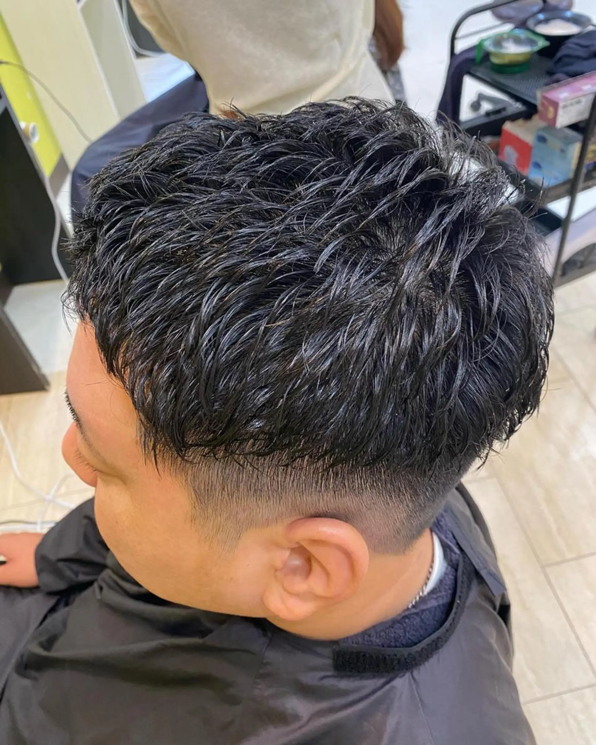 パーマ メンズ フェードカット メンズパーマ プードルパーマ 濡れパン メンズツイストパーマ 年間2000名担当◎ パーマ職人/仲原佑樹のヘアスタイル