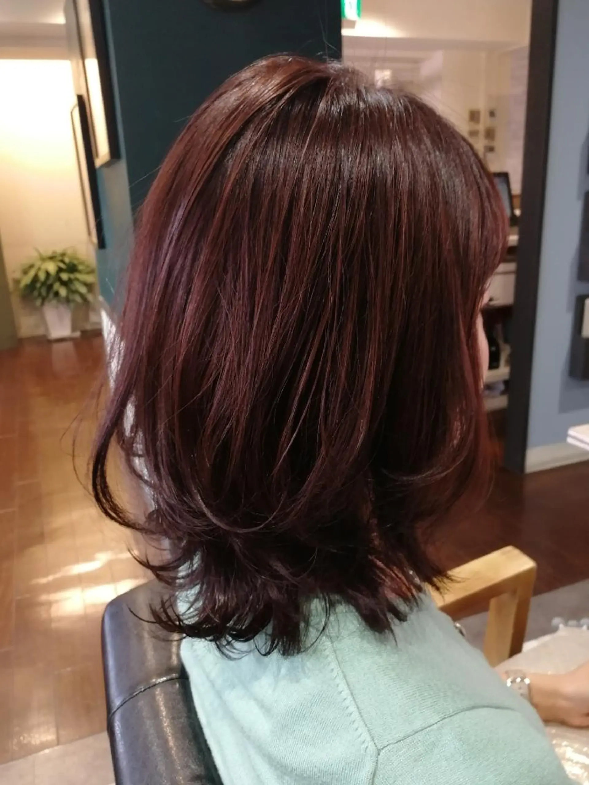 セミロング カット ヘアカラー トリートメント 山田 義人のヘアスタイル