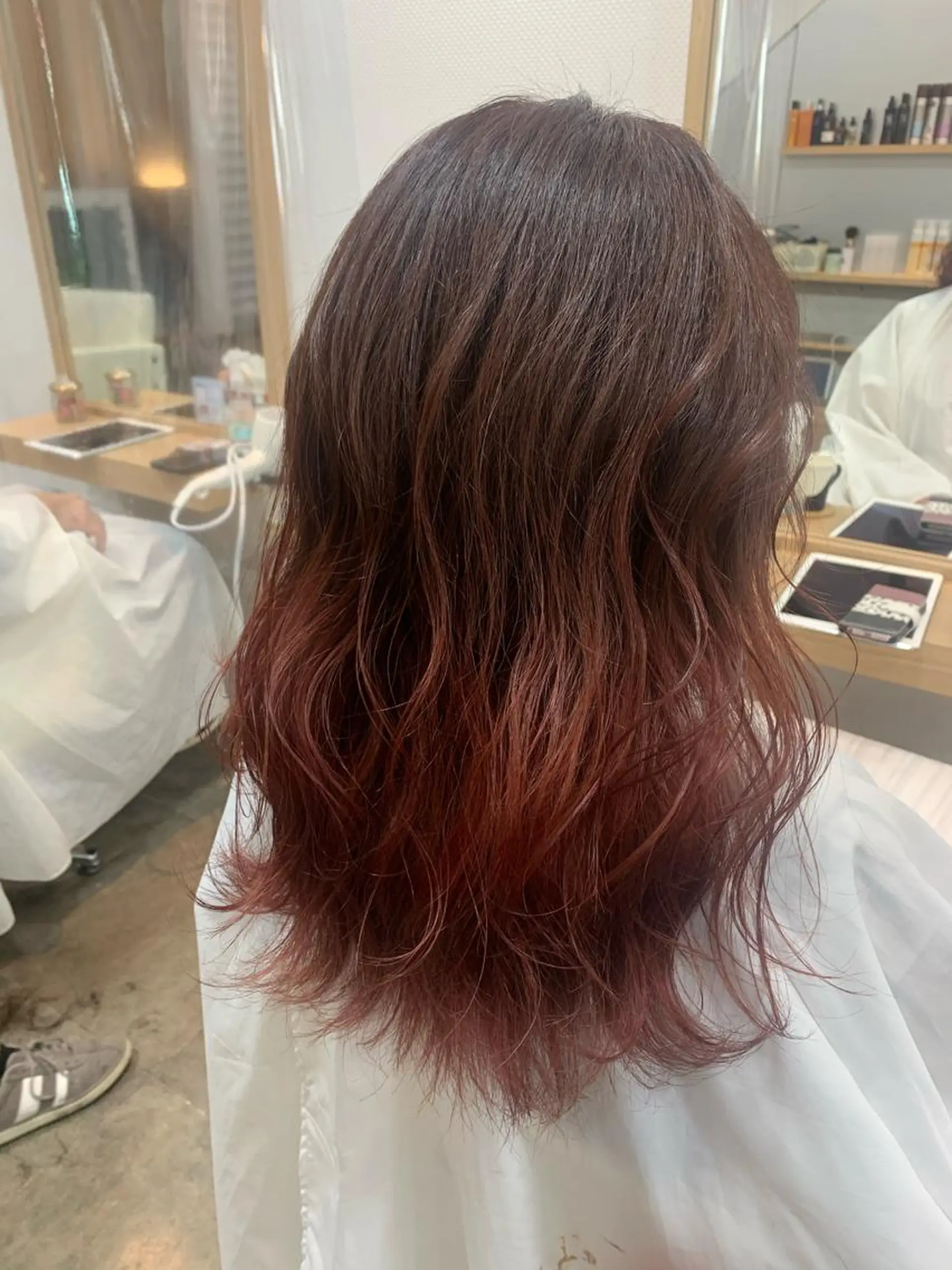 セミロング カラー グラデーションカラー 透け感✨ダメージレス カラーHana🤍のヘアスタイル