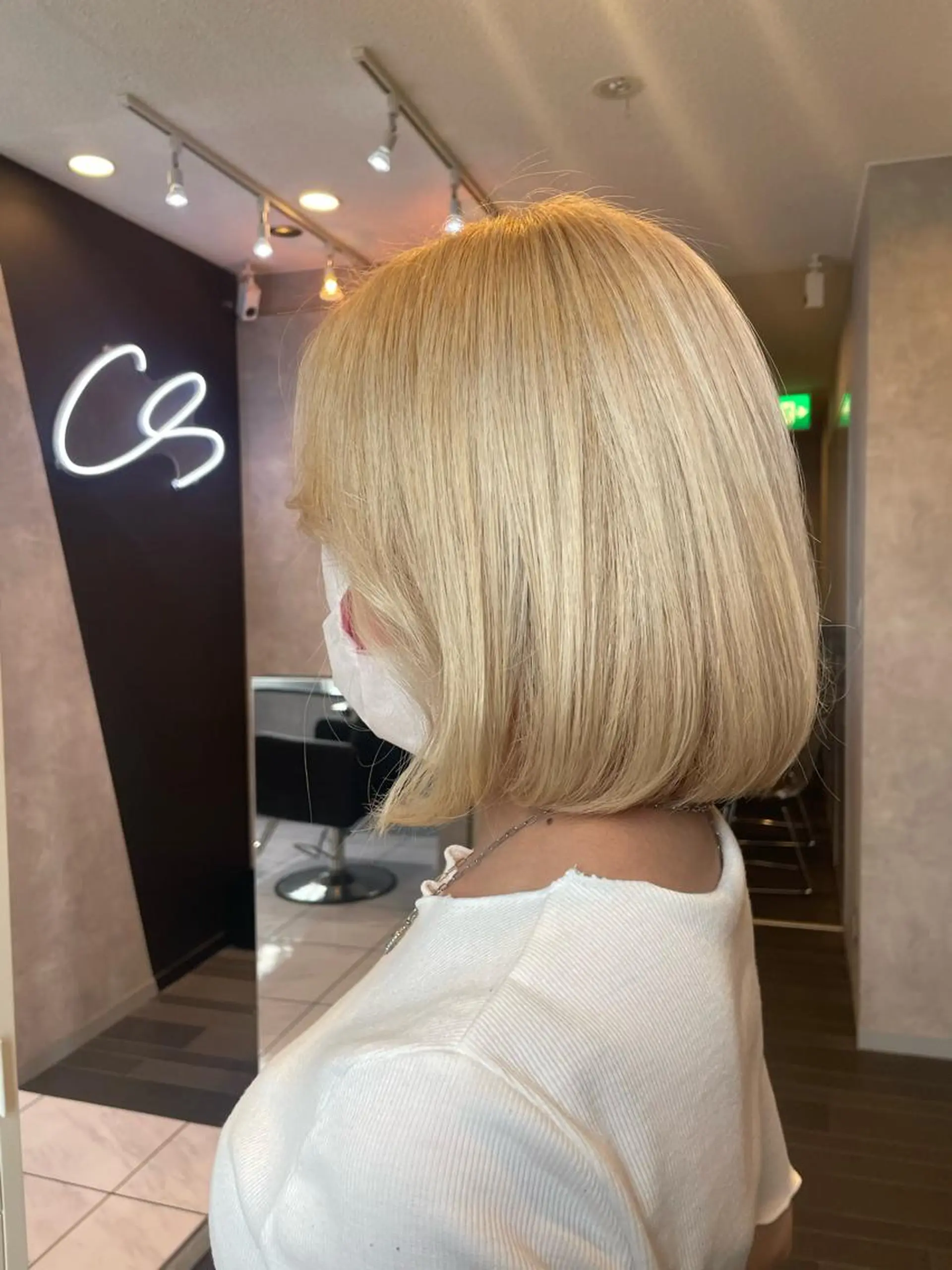 ミディアム カラー 前田 桃花のヘアスタイル