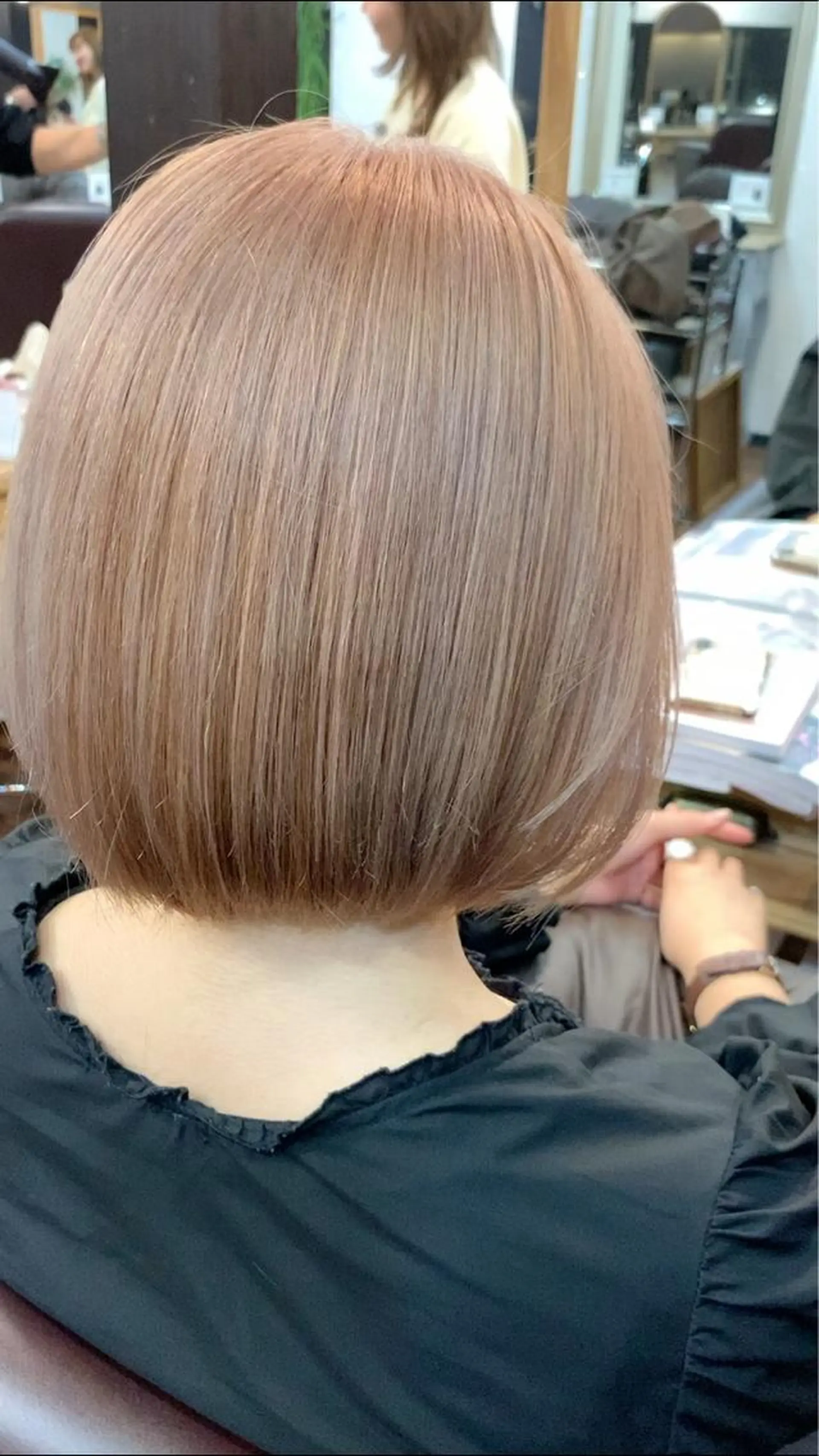 ショート カラー グレージュ ピンクカラー 【韓国ヘア×透明感 カラー】笹谷 莉未のヘアスタイル