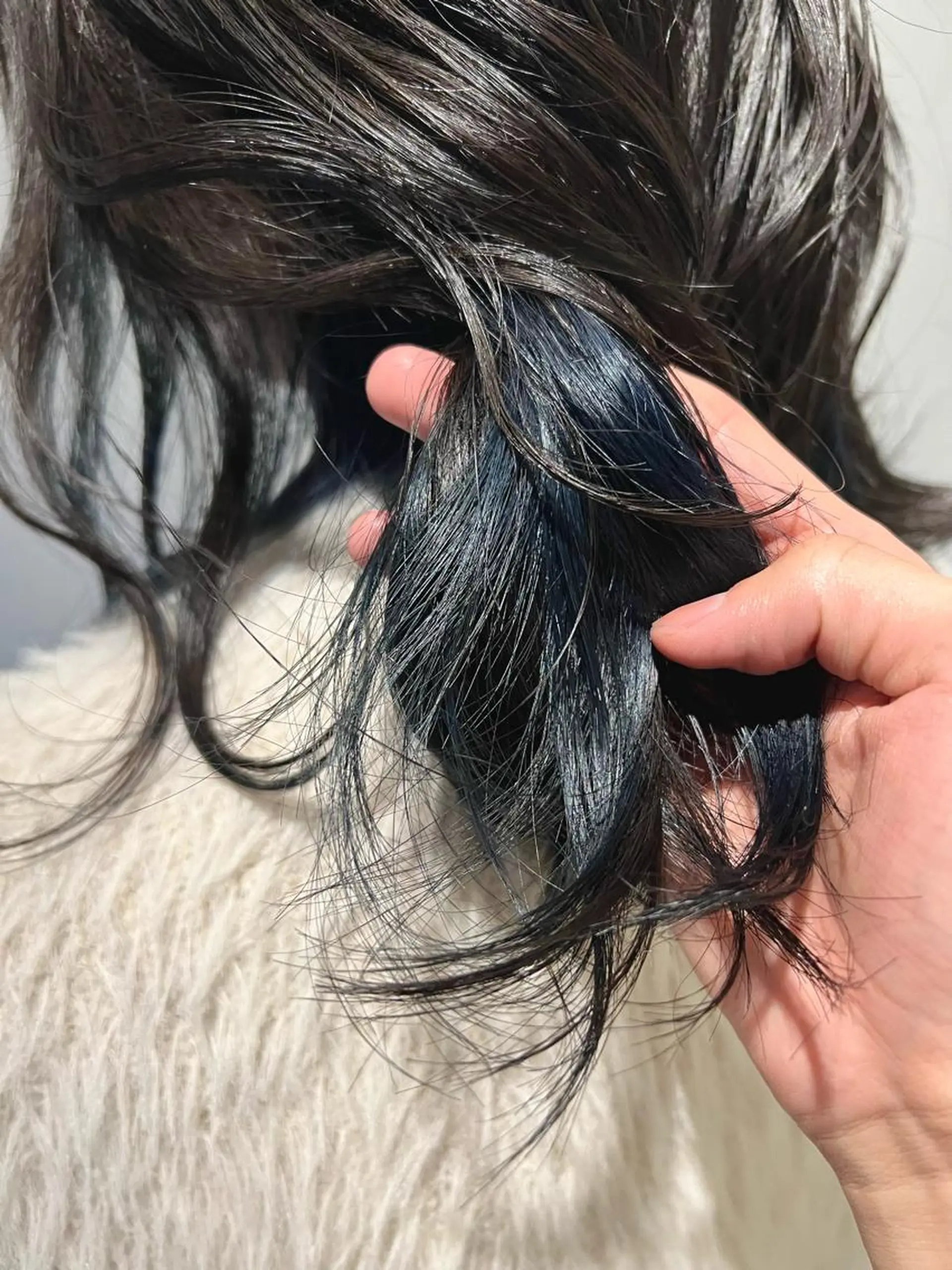 ミディアム カラー ヘアアレンジ インナーカラー ネイビーカラー カラースペシャリスト しょう🧑🏼‍🎨のヘアスタイル