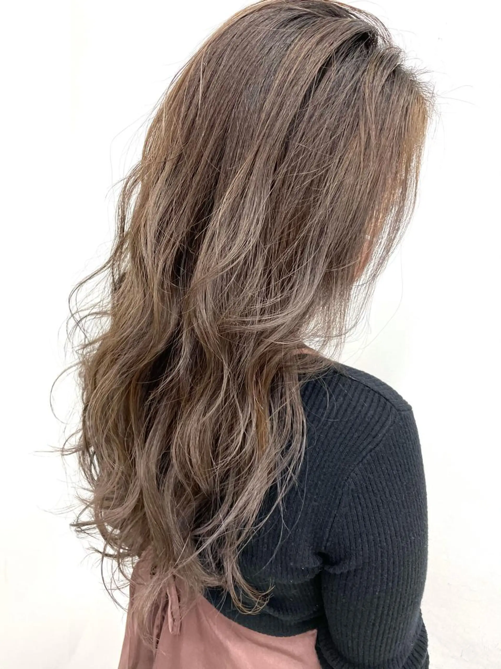 セミロング カラー バレイヤージュ レイヤーカット 🦄インナーカラー 🦄貫井彩花のヘアスタイル