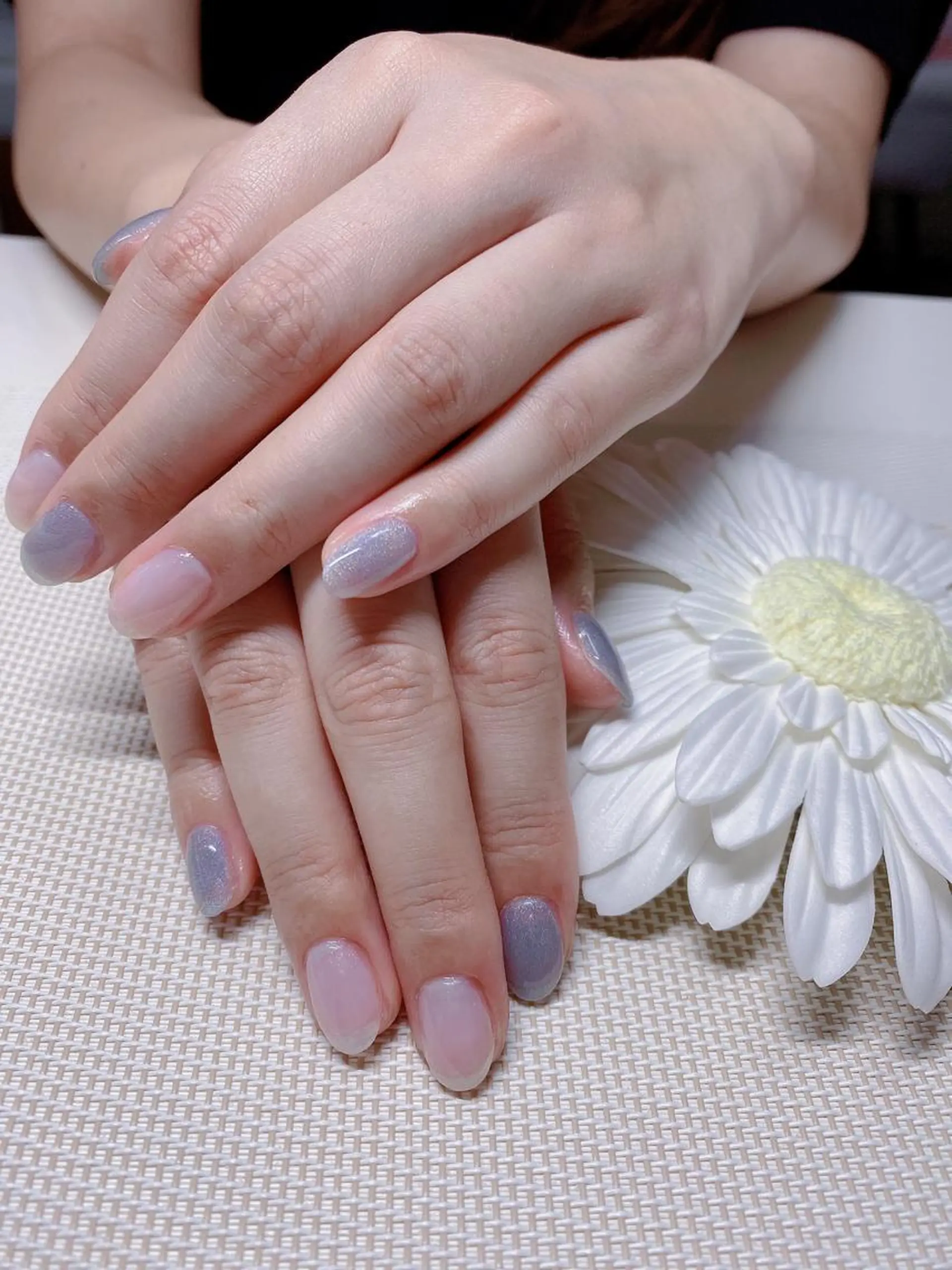 ネイル オーロラネイル ラメ(グリッター) マグネットネイル ワンカラーネイル ホワイト Jasmine nailsalon所属・ジャスミン ネイルサロンのネイルデザイン