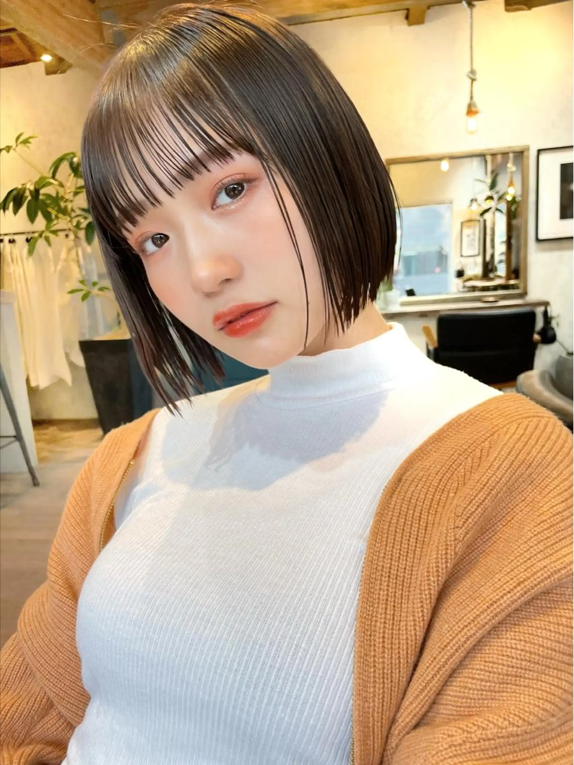 ショート カラー 切りっぱなしボブ ボブレイヤー ボブ くびれヘア 顔まわりレイヤー カット ヘアカラー 結べるレイヤーボブ くびれLady表参道のヘアスタイル