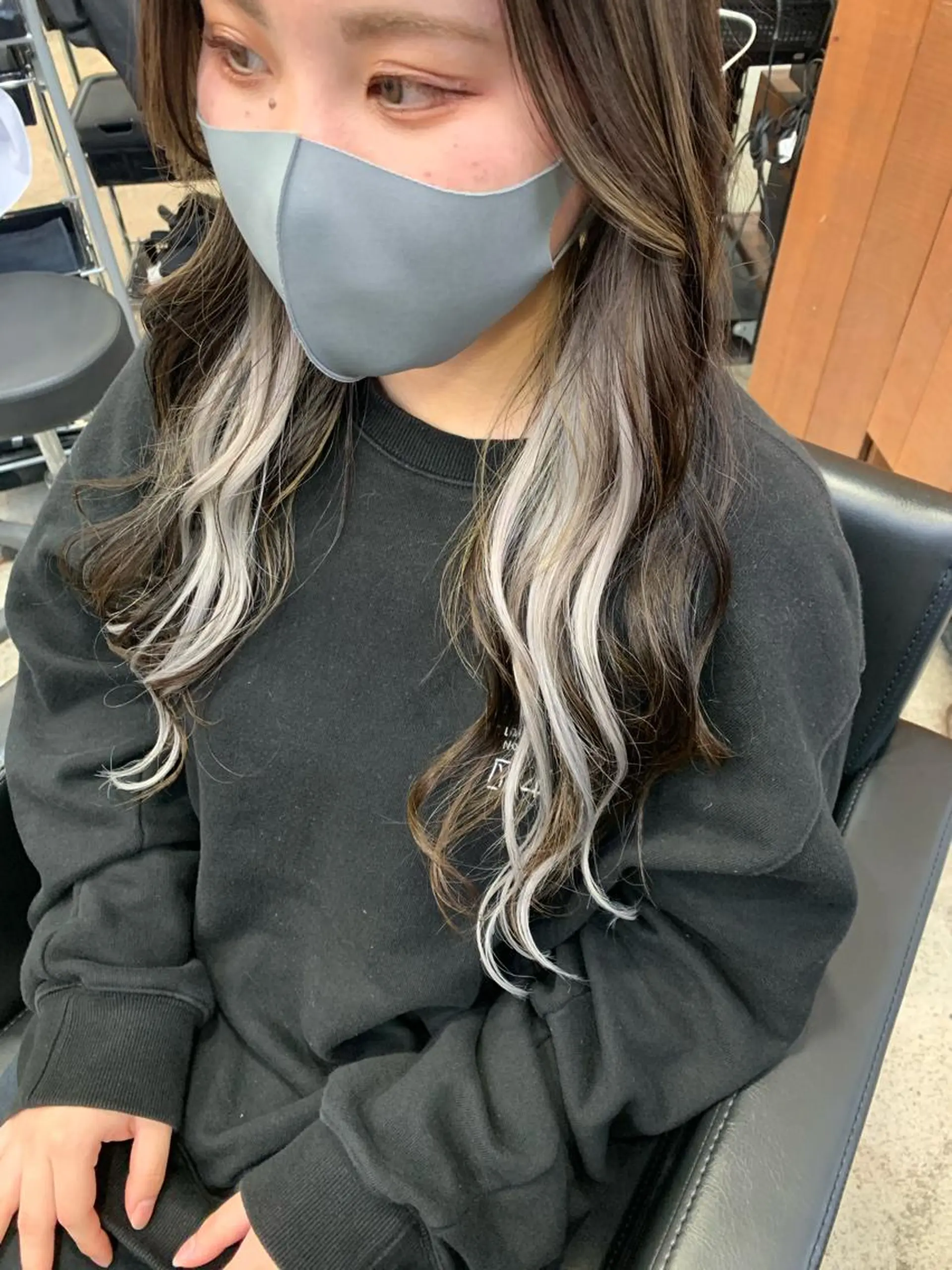 ロング 大内 志穂のヘアスタイル