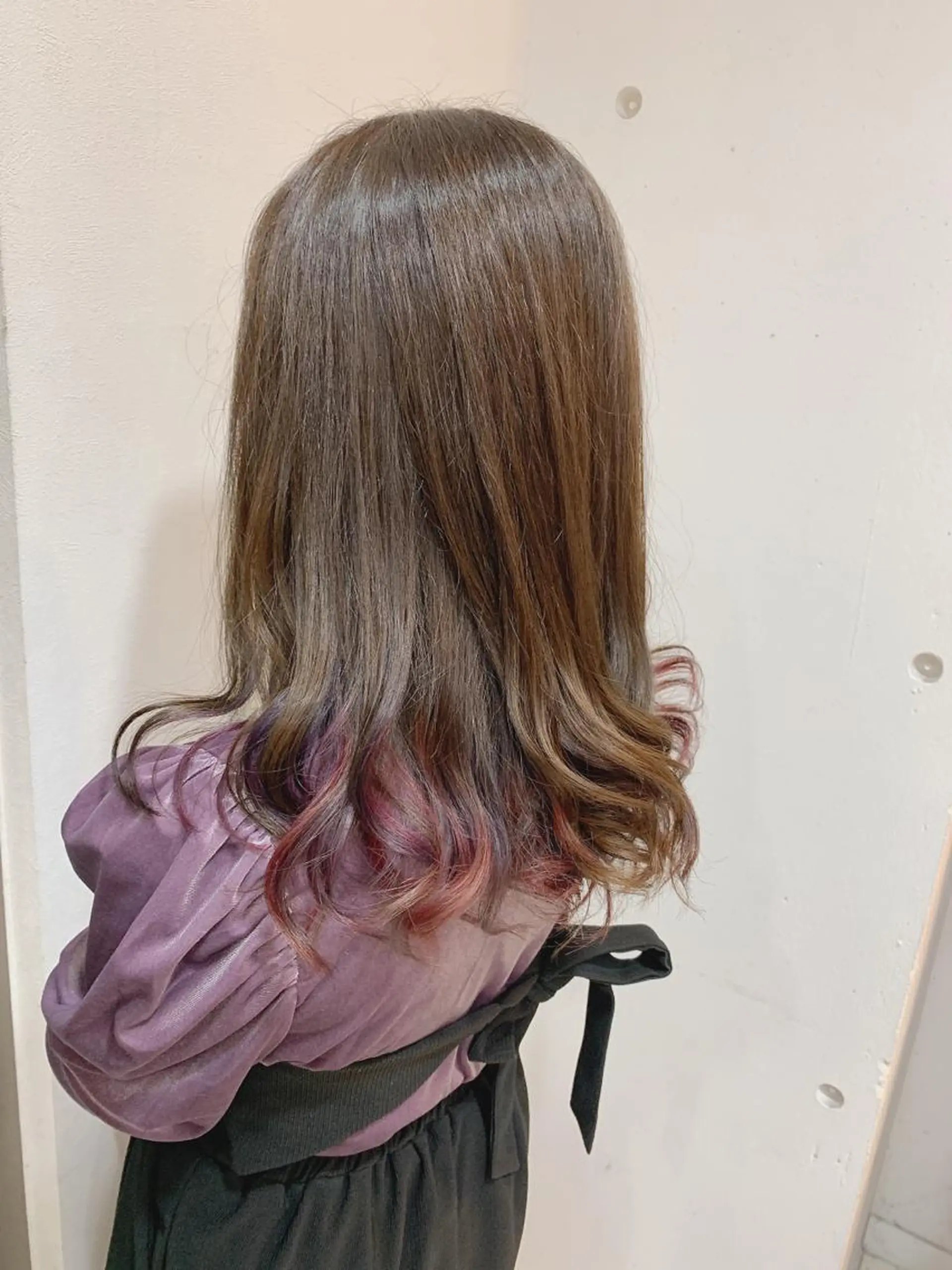 セミロング カラー カット ヘアカラー トリートメント 白髪ぼかしハイライト 柳川拓哉のヘアスタイル