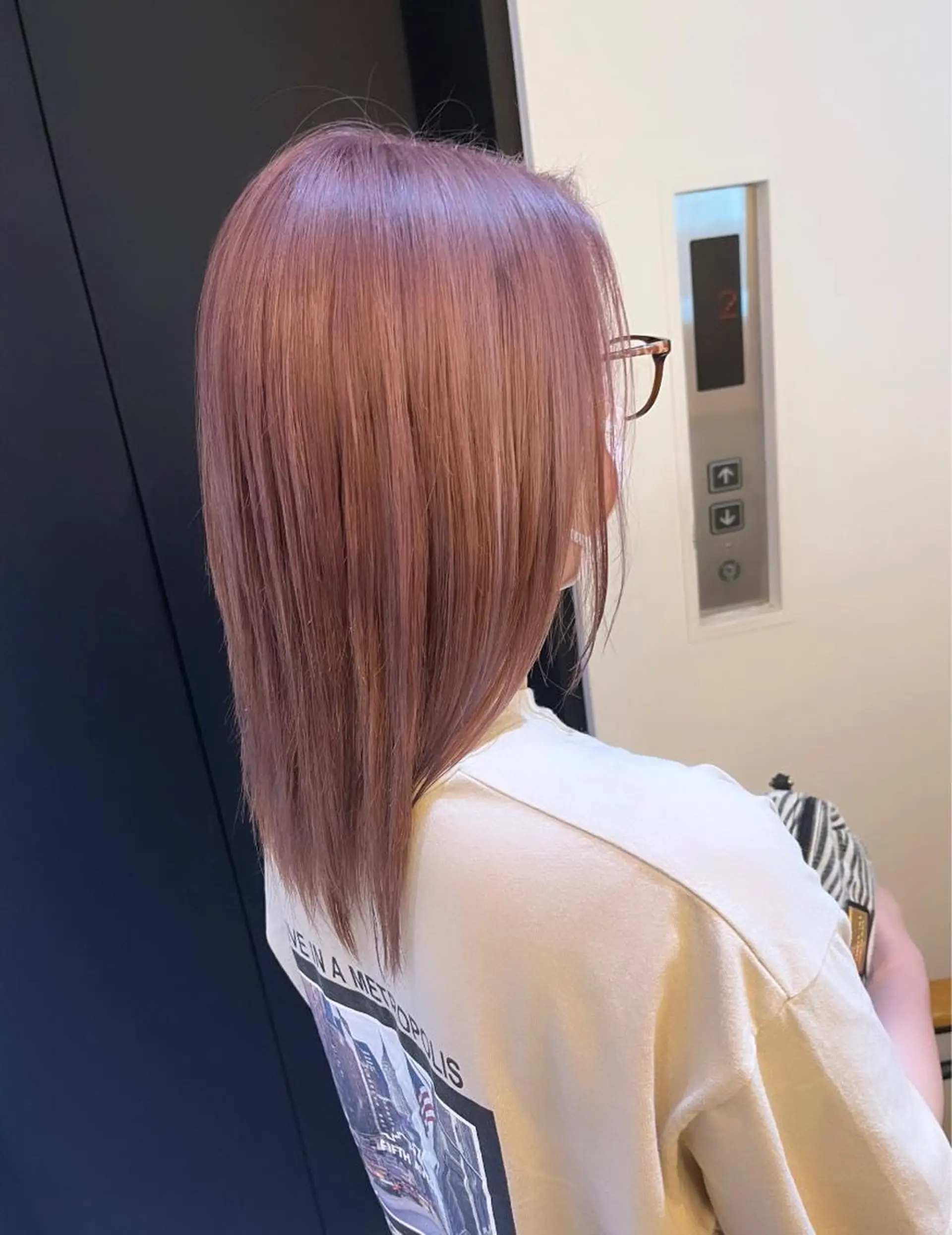 セミロング カラー ヘアアレンジ ヘアカラー ハイトーンカラー 🦋yuri🦋のヘアスタイル