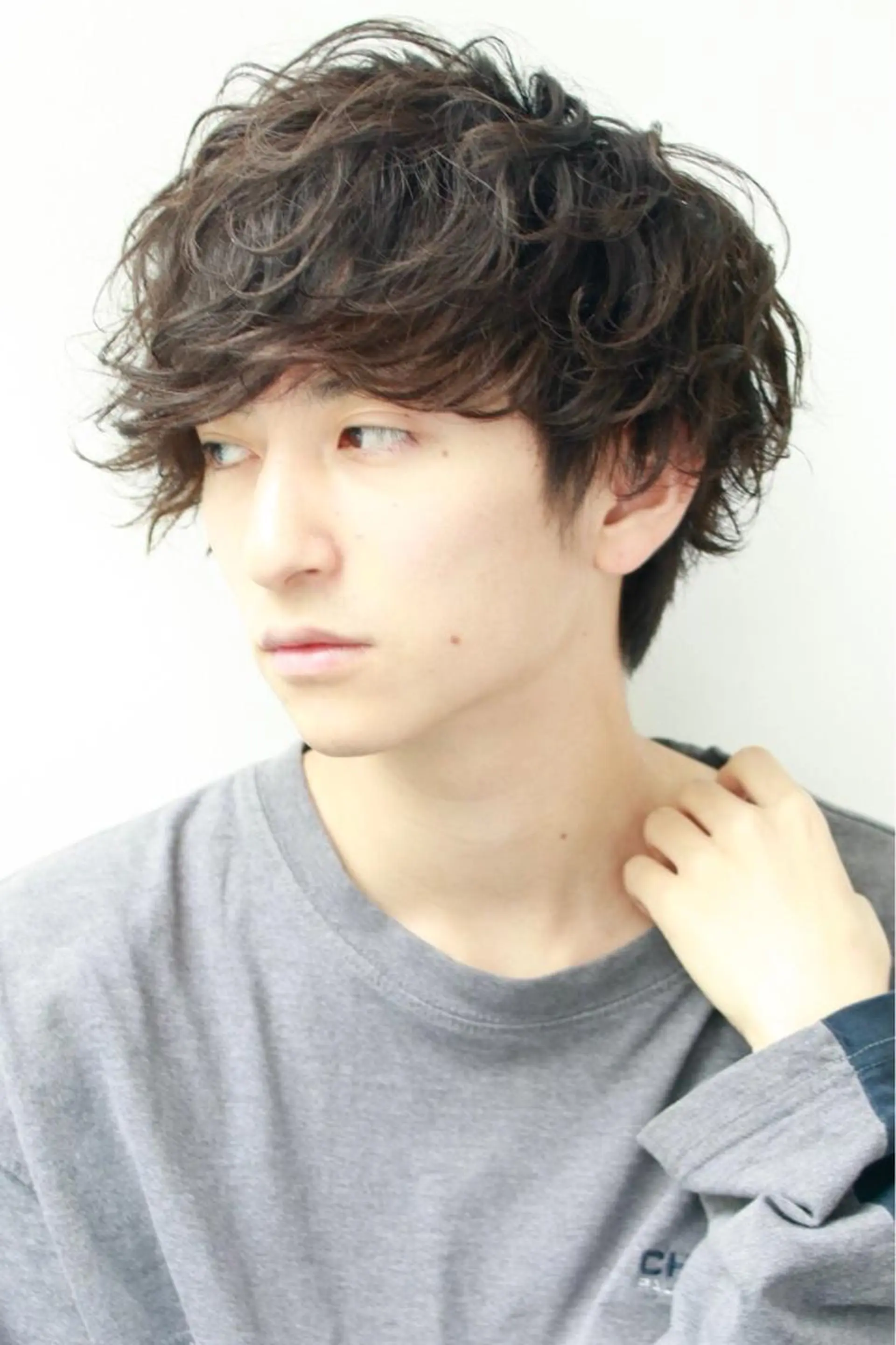 ミディアム カラー パーマ メンズ マッシュ 赤み消し🌿 透明感カラー🫧のヘアスタイル