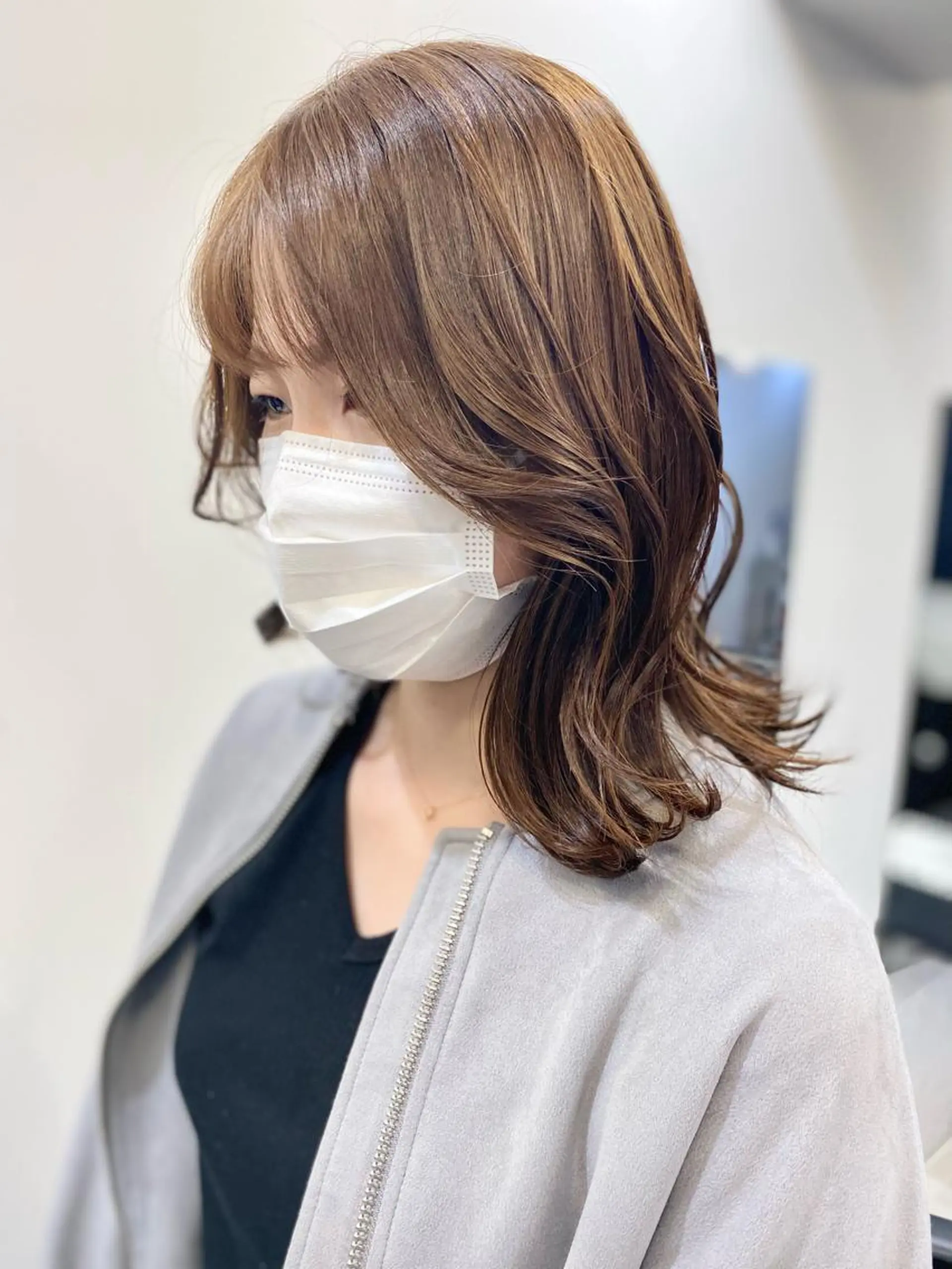 セミロング カラー ベージュカラー ブリーチ ミルクティーベージュ ブリーチなしカラー opus 店長大和 レイヤー/赤み消しのヘアスタイル