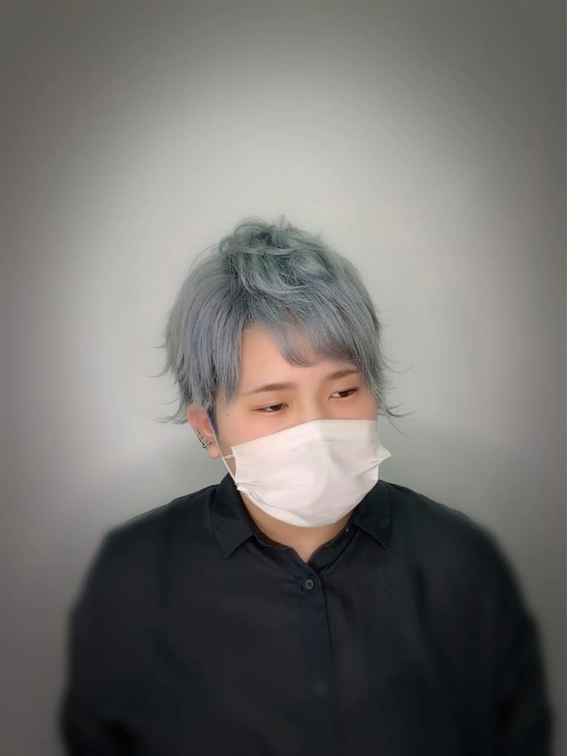 ショート カラー 西村 真実子のヘアスタイル