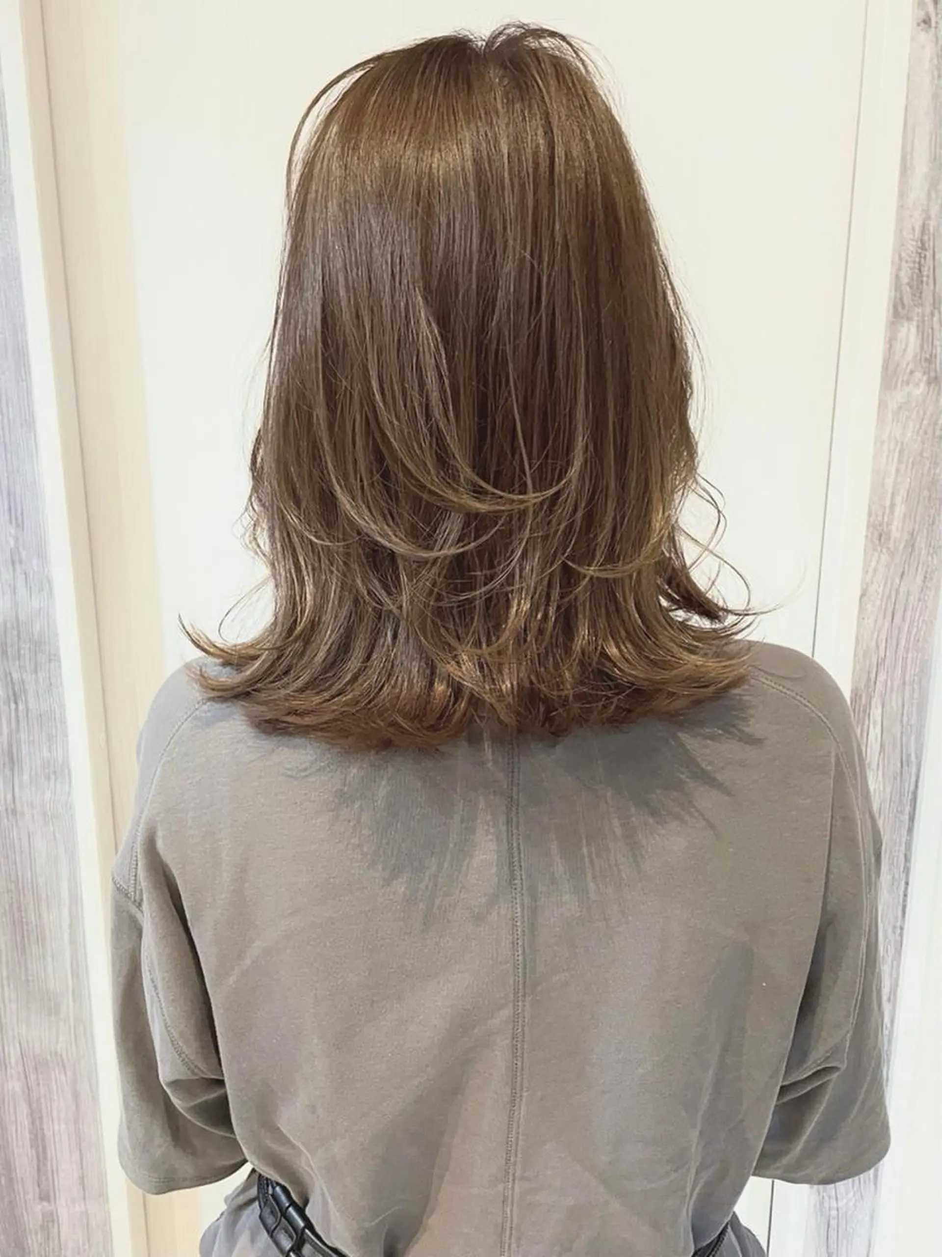 ミディアム ハイライト Eleanor梅田店 REMIのヘアスタイル