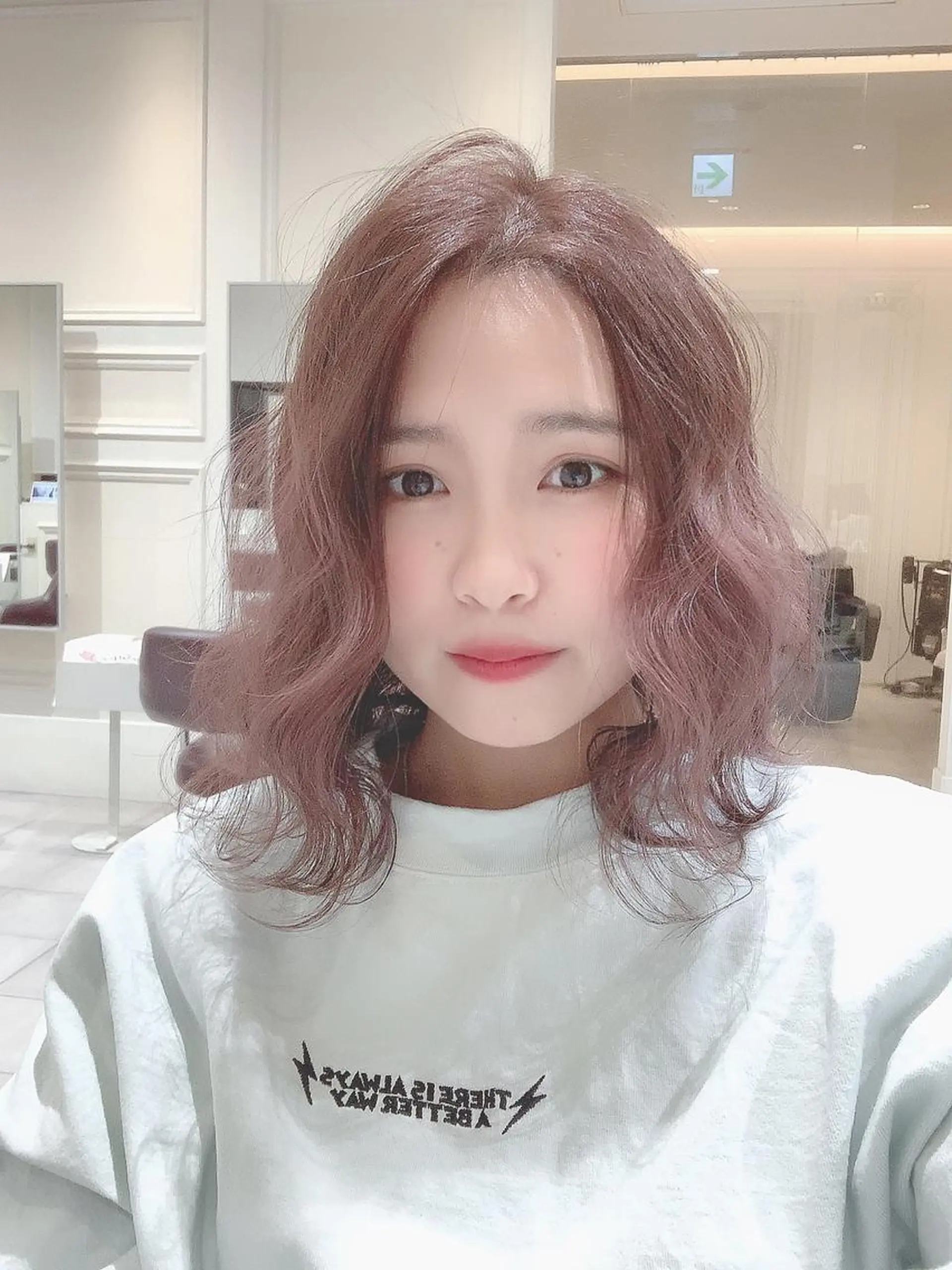 ミディアム カラー アクアカラー ダブルカラー グラデーションカラー ハイライトカラー イルミナカラー カット ヘアカラー パーマ ヘアセット 韓国/色気/レイヤー /avance天王寺のヘアスタイル