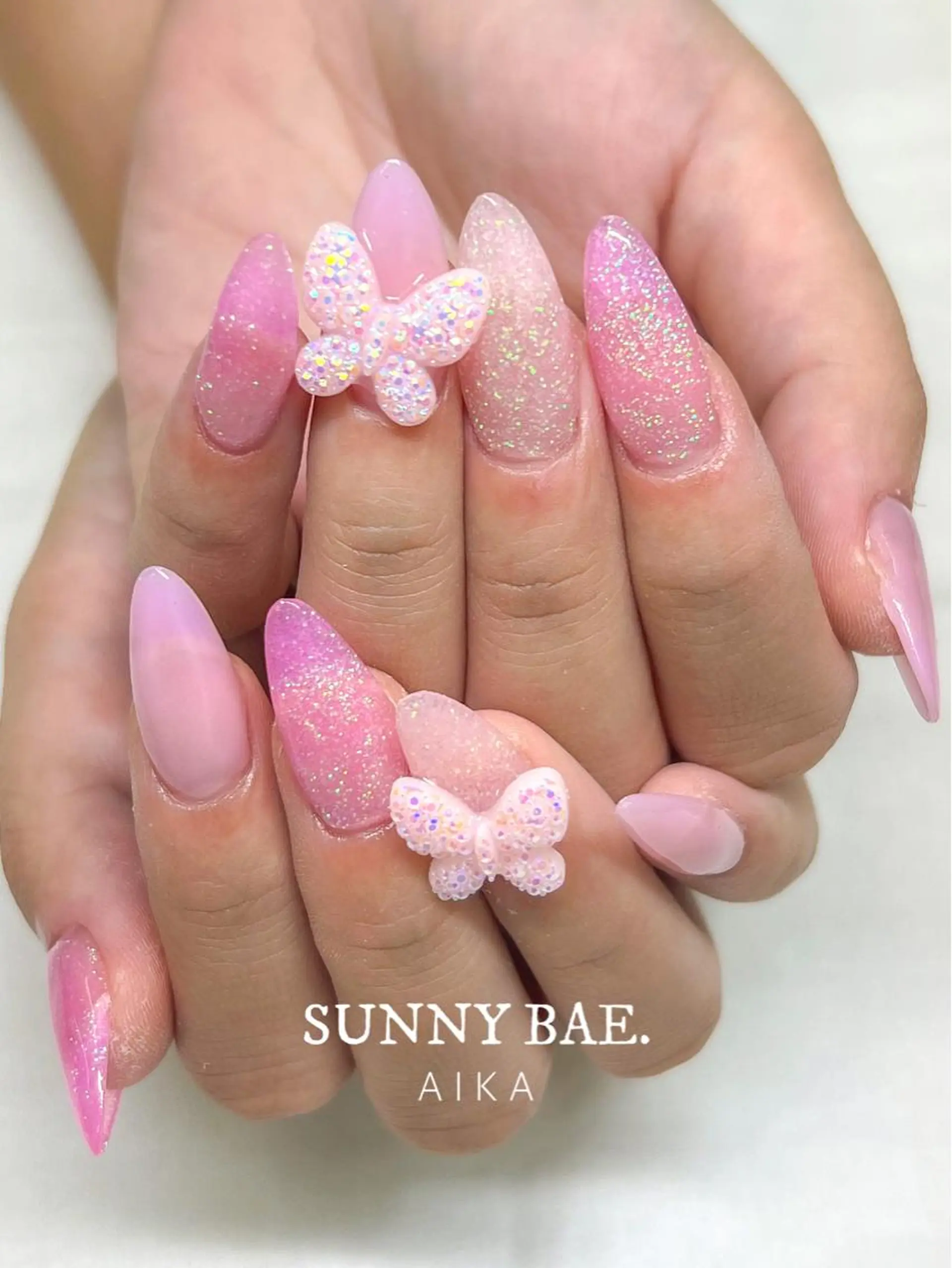 セミロング ネイル アートネイル ジェルネイル キラキラネイル ロングネイル 持ち込み SUNNY BAE.所属・Made By AIKAのネイルデザイン