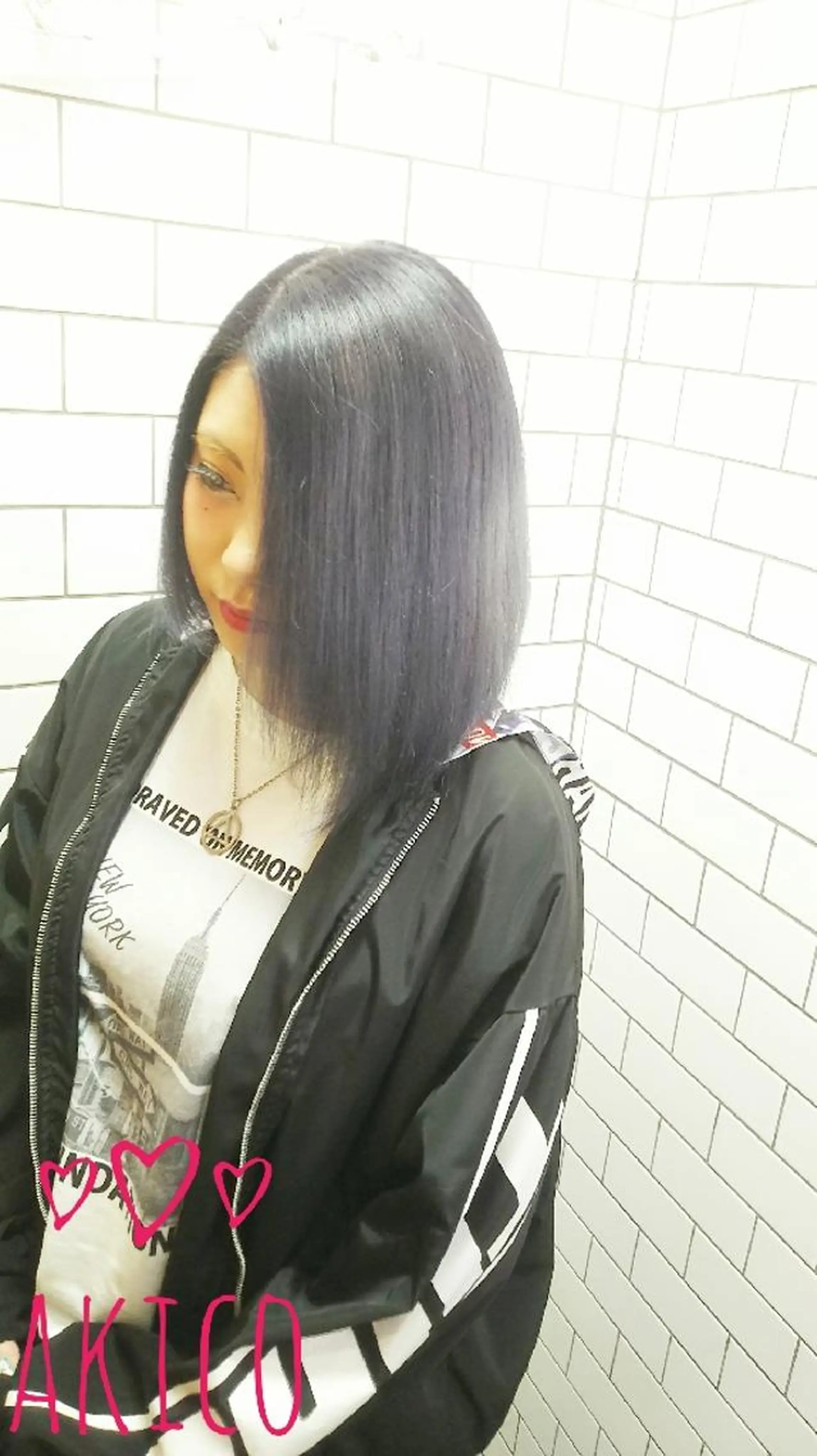 ミディアム カラー ボブ LUXBE GALLERY なんば駅前店所属・ラックスビーギャラリ ー AKICOのヘアスタイル