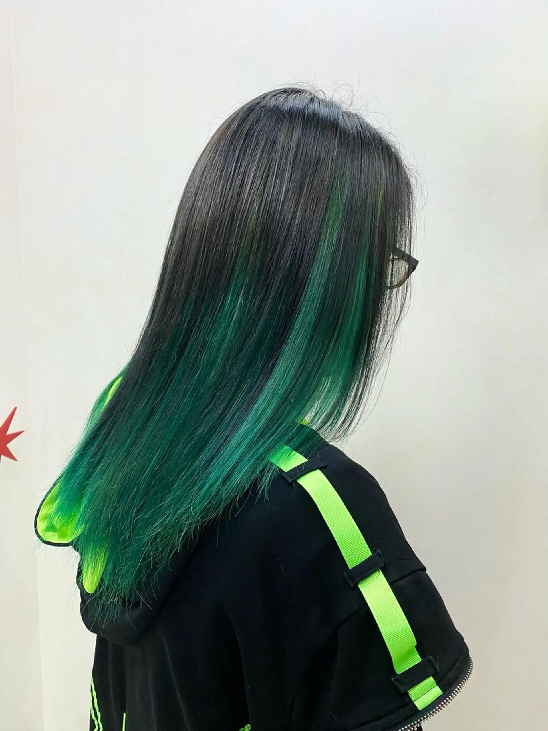 ロング カラー インナーカラー 宇佐美 柊のヘアスタイル