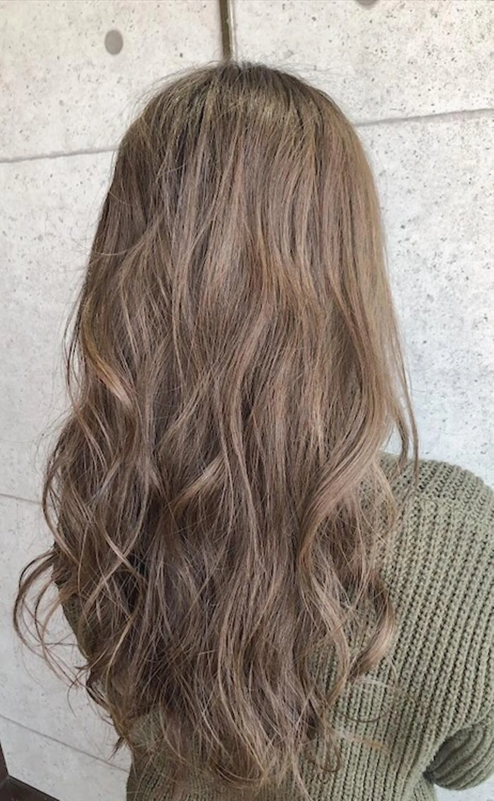 ロング カラー アッシュ ベージュカラー 透明感カラー イルミナカラー 福森 みずきのヘアスタイル