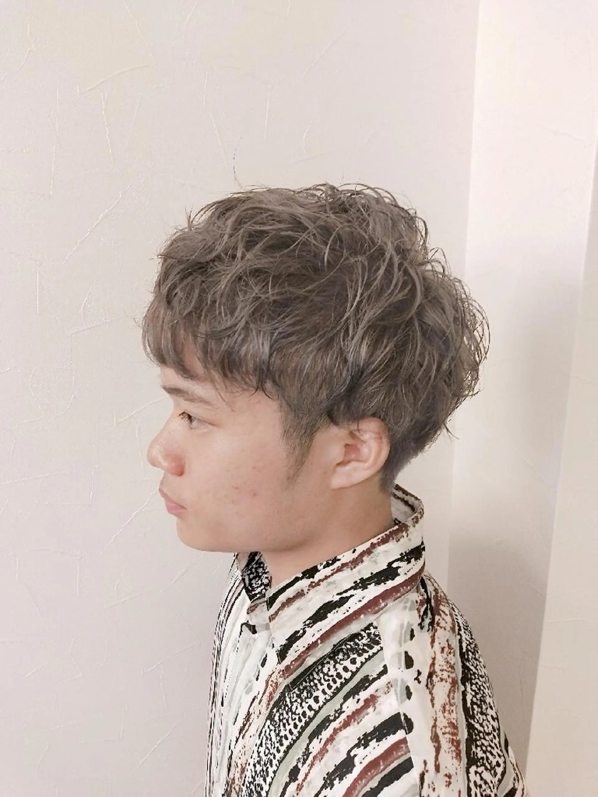 ショート パーマ メンズ カラー メンズバレイヤージュ メンズブリーチ メンズハイライト メンズハイトーン メンズメッシュ デザインカラー髪質 改善Lilithのその他イメージ