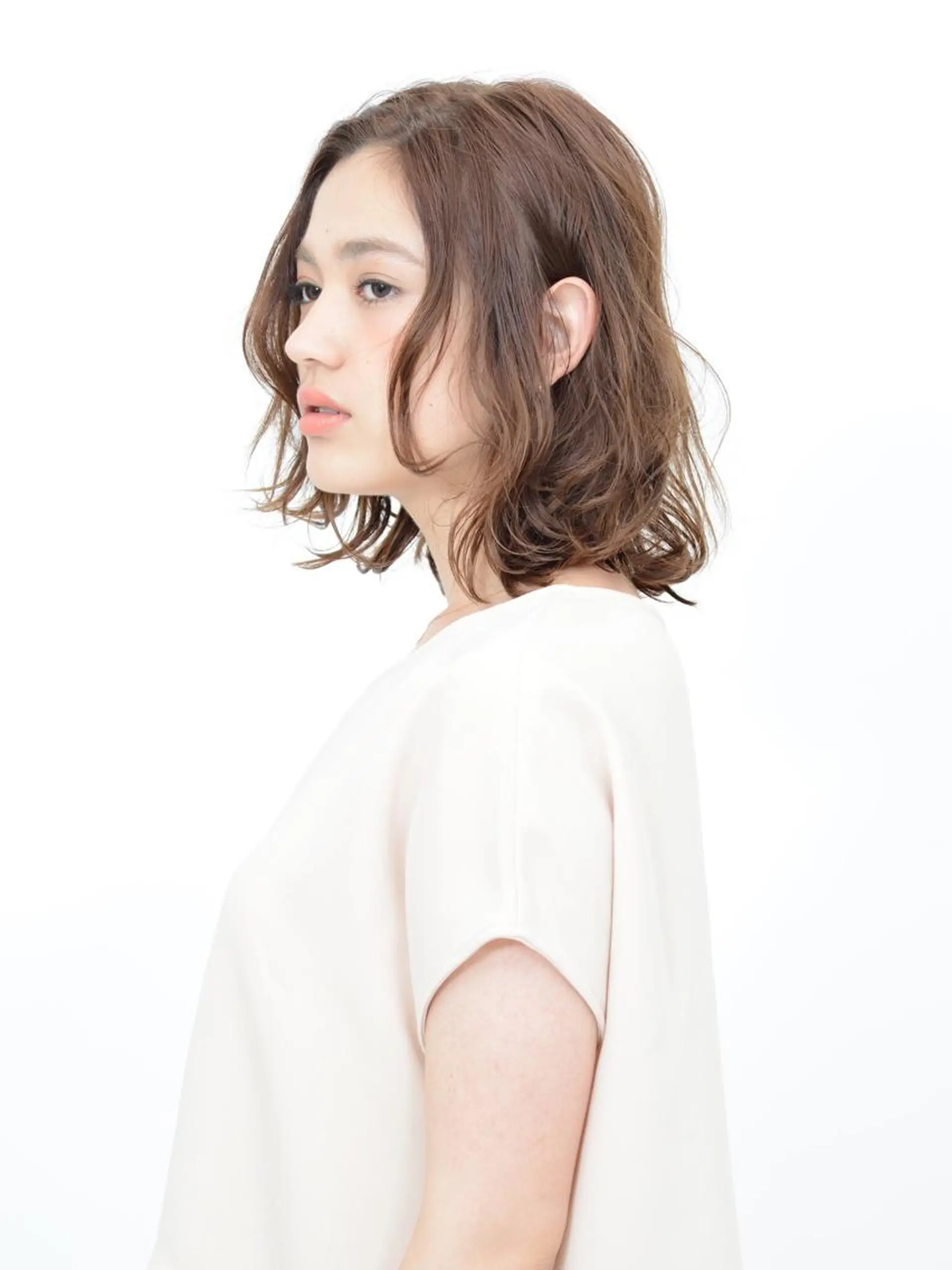 ミディアム セミロング カット ヘアカラー 圧倒的美髪ストレート ツダケイタロウのヘアスタイル