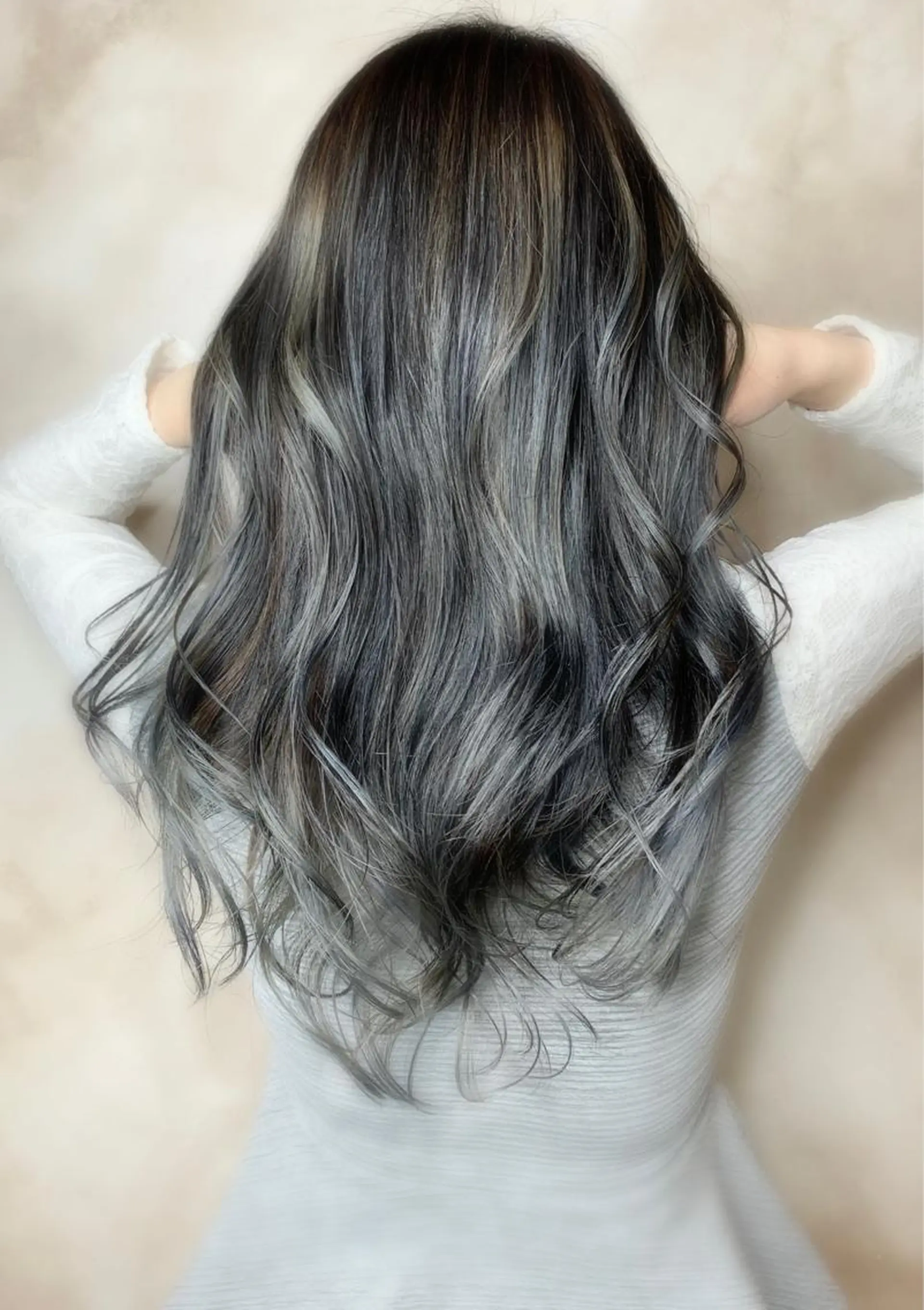 ロング 🤍デザインカラー 特化🤍HIROのヘアスタイル