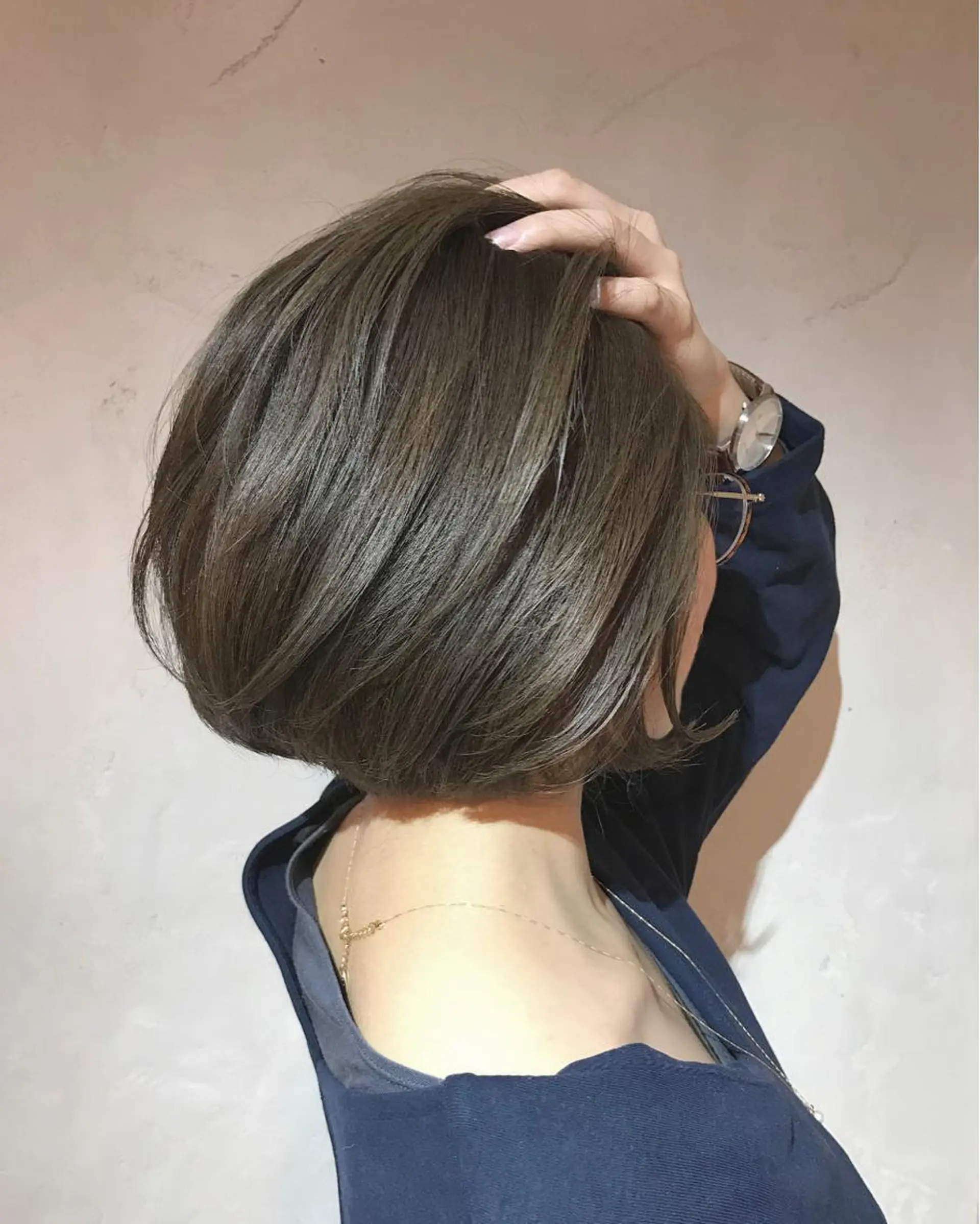 ショート カラー アッシュ グレージュ she2.shinjuku所属・takumi Hのヘアスタイル