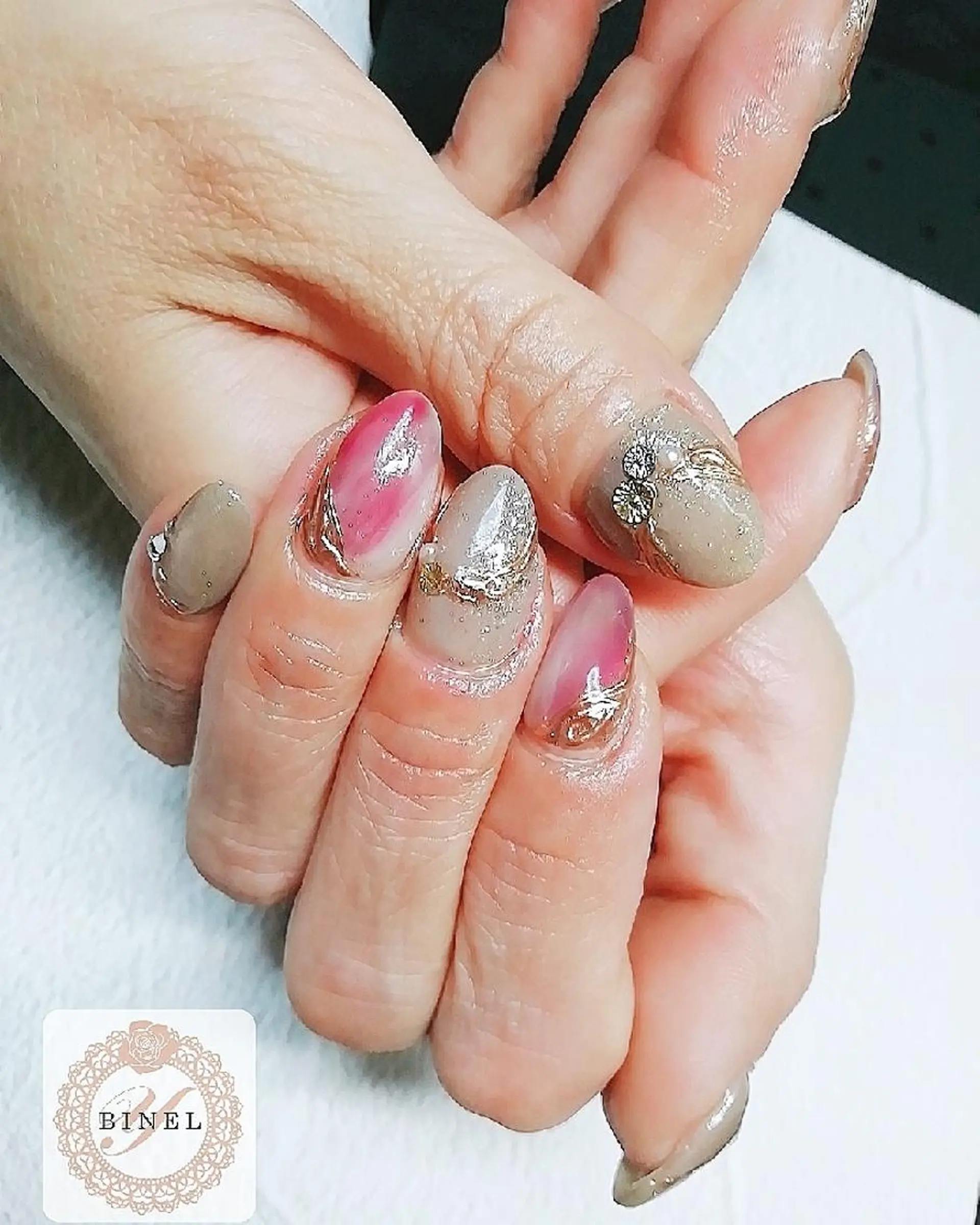 ネイル 持ち込み ハンドネイル Nail Salon Y.BINELのネイルデザイン