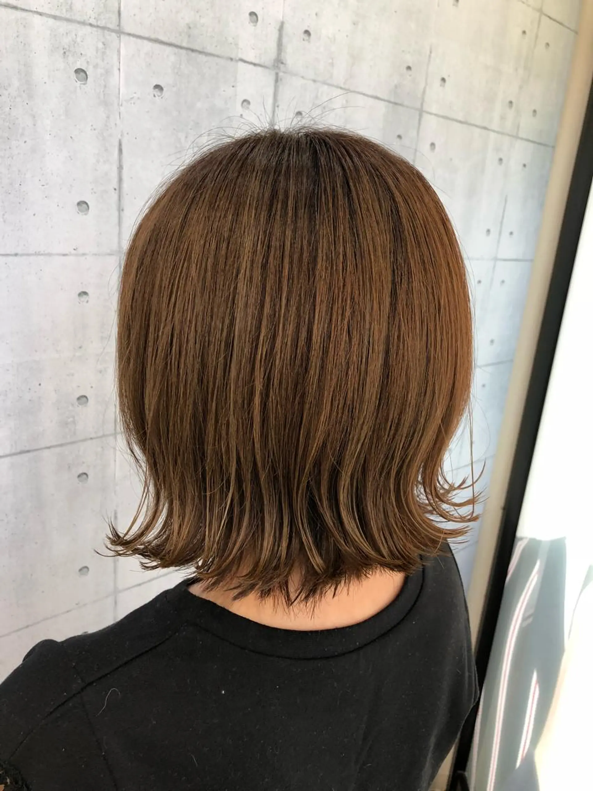 ミディアム カラー ボブ 外ハネヘア カット ヘアカラー トリートメント 金沢 広美のヘアスタイル