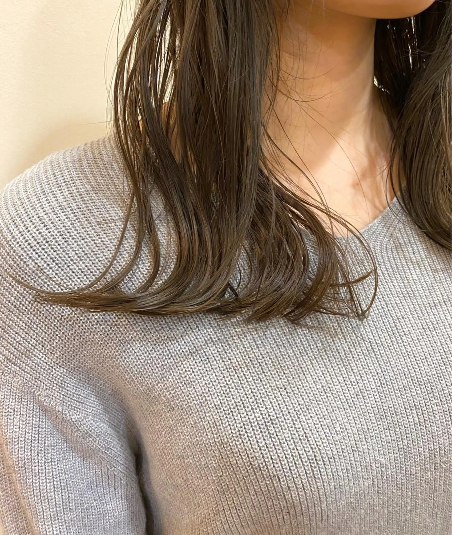 カラー グレージュ 鈴木 啓介のヘアスタイル