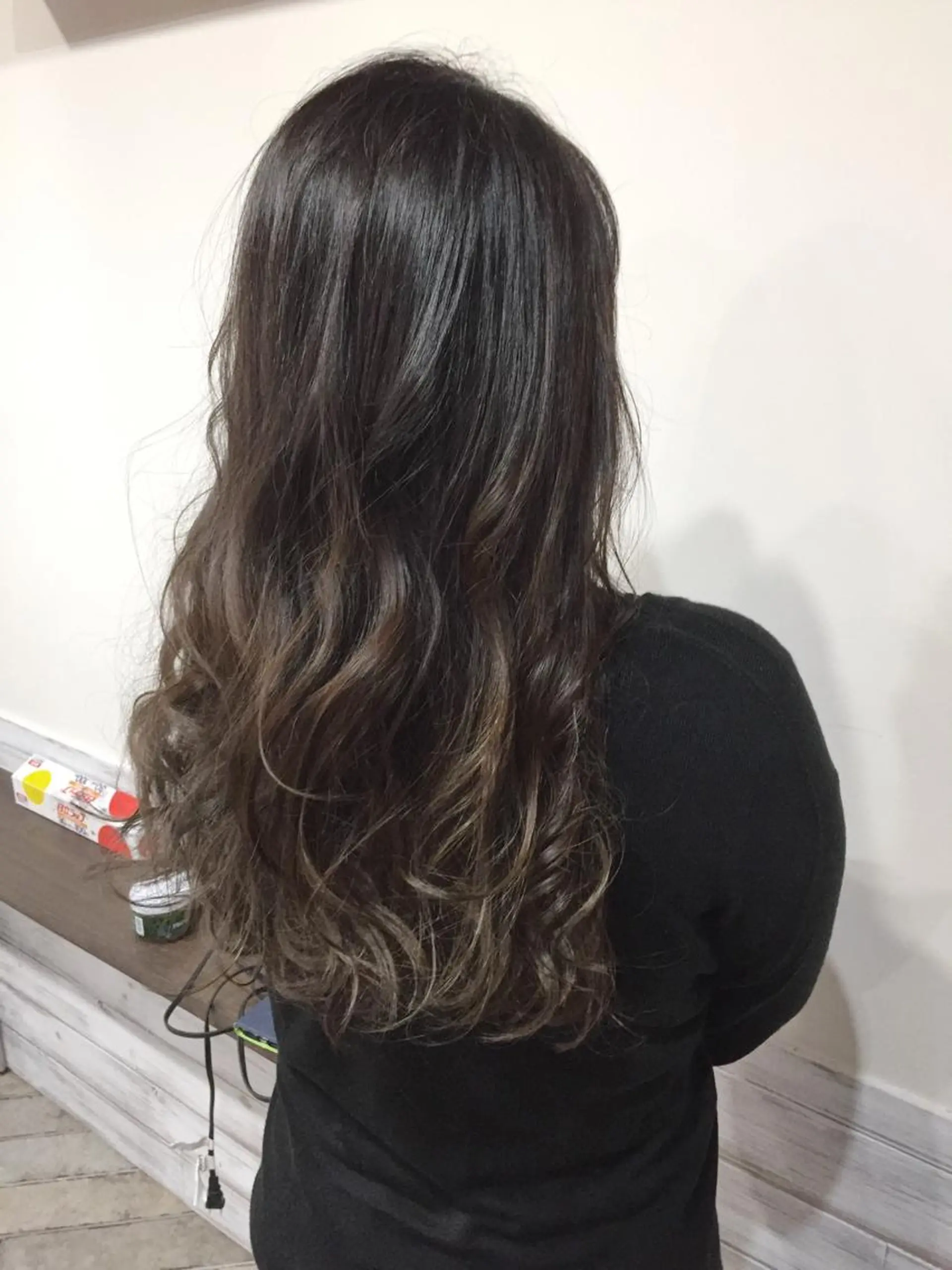 ロング カラー グラデーションカラー グレージュ ヘアカラー トリートメント ヘアセット カラー特化サロン大阪 ルービック江坂/新城のヘアスタイル