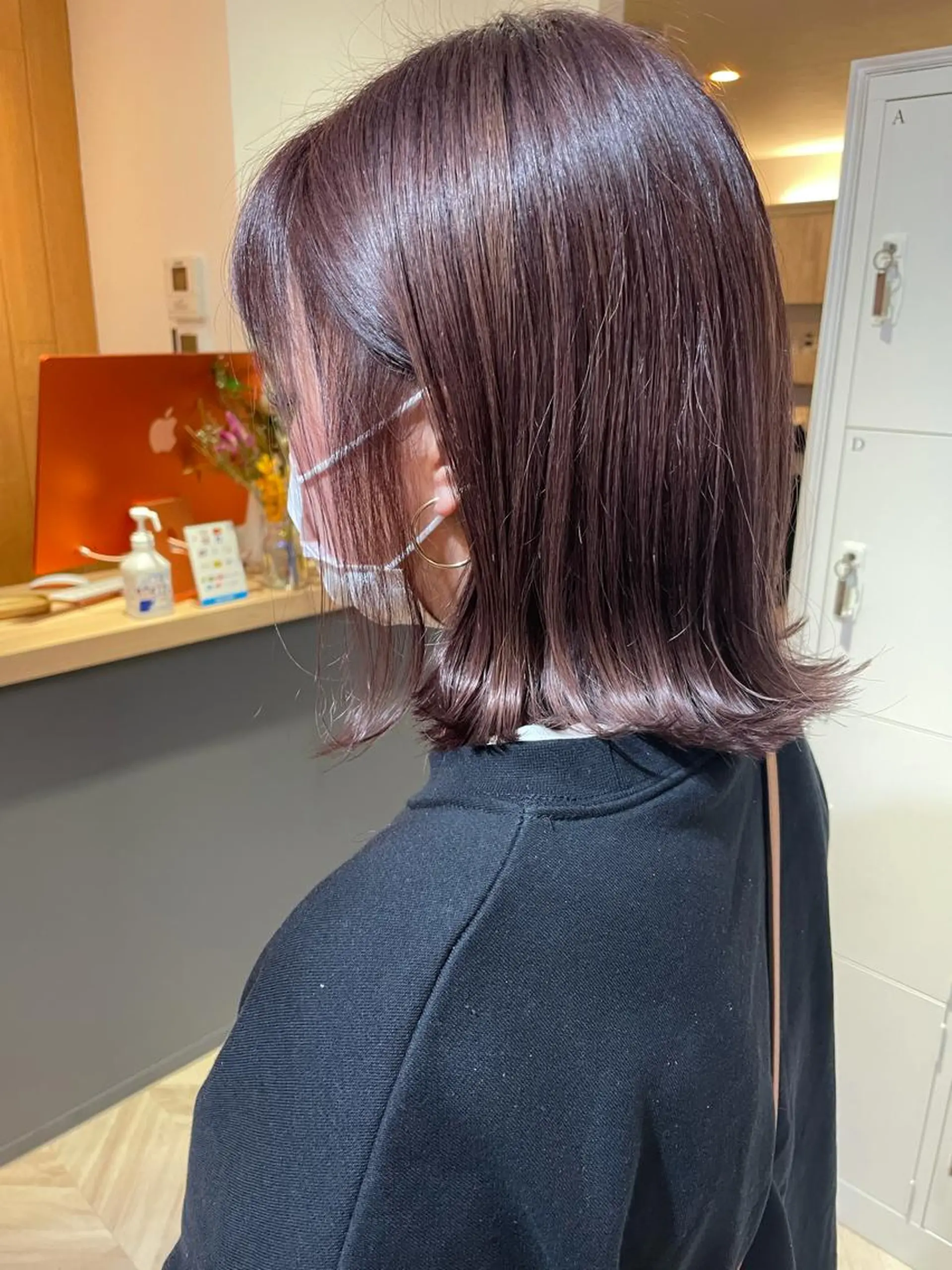 ミディアム カラー akane .のヘアスタイル