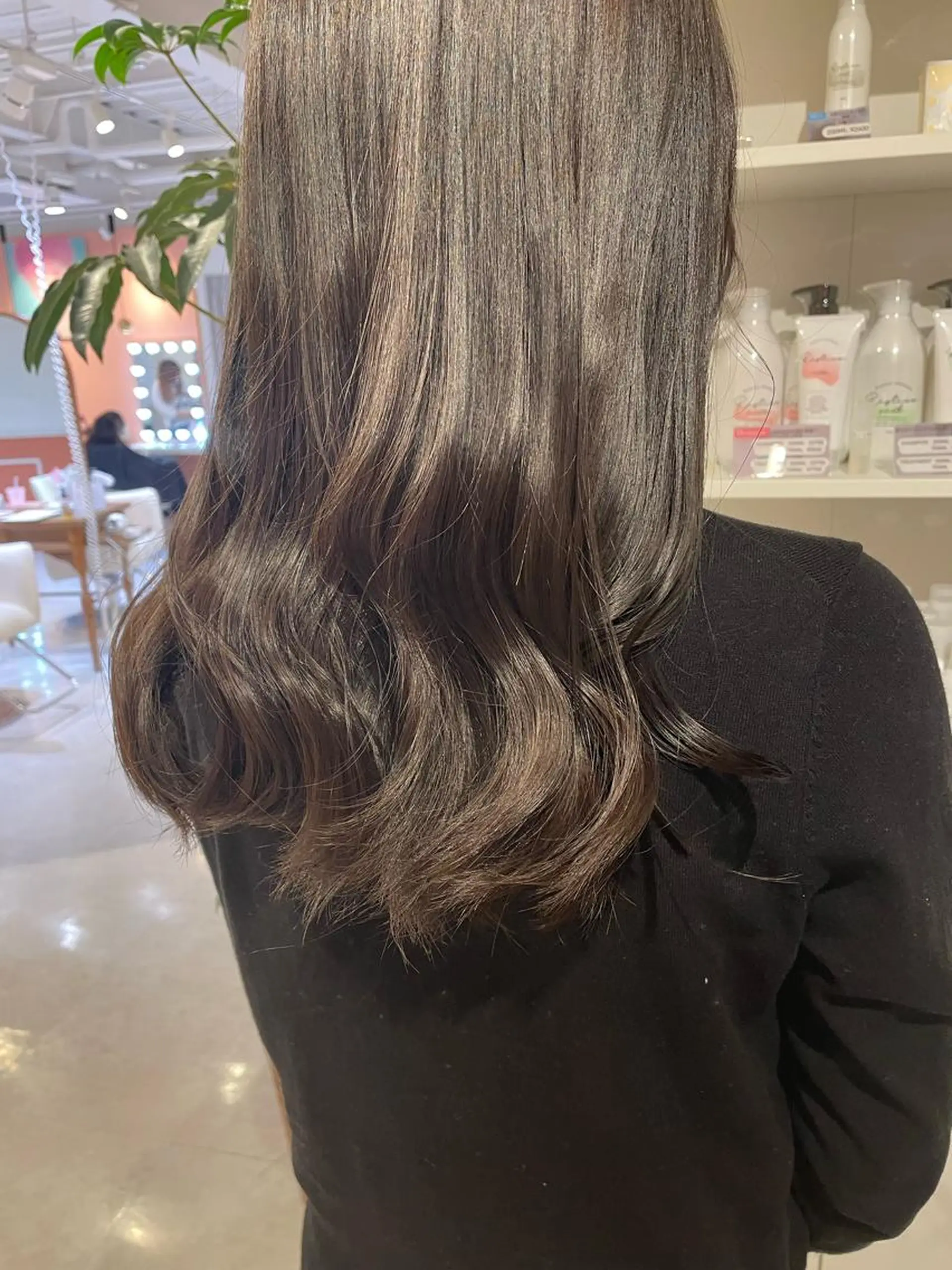 ミディアム カラー ブラウンカラー ヘアカラー 和田 真依のヘアスタイル