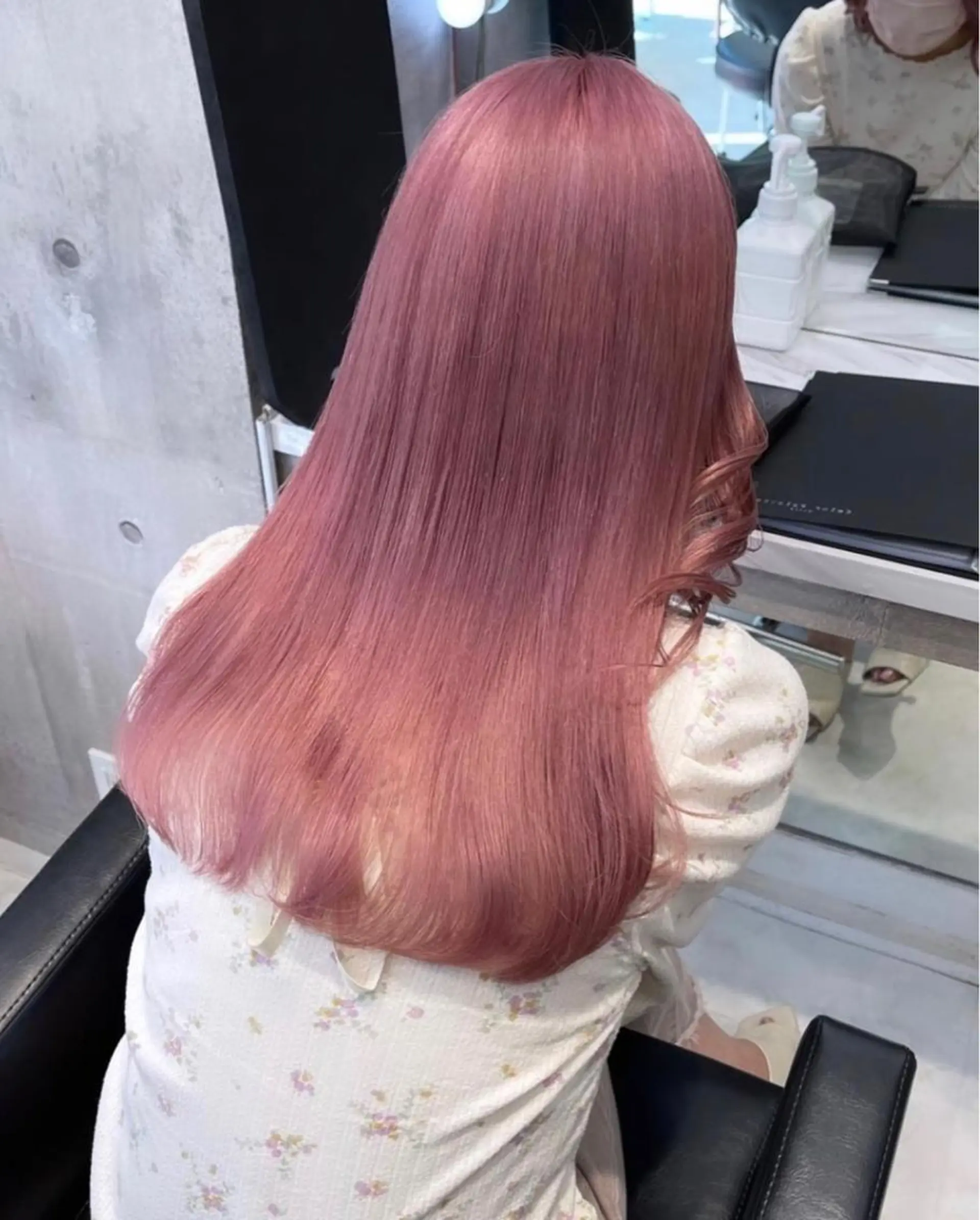 ロング カラー パーマ ヘアアレンジ メンズ キッズ ネイル マツエク・マツパ アイブロウ カット ヘアカラー トリートメント ✨艶ハイトーン/ 💗モモ໒꒱のヘアスタイル