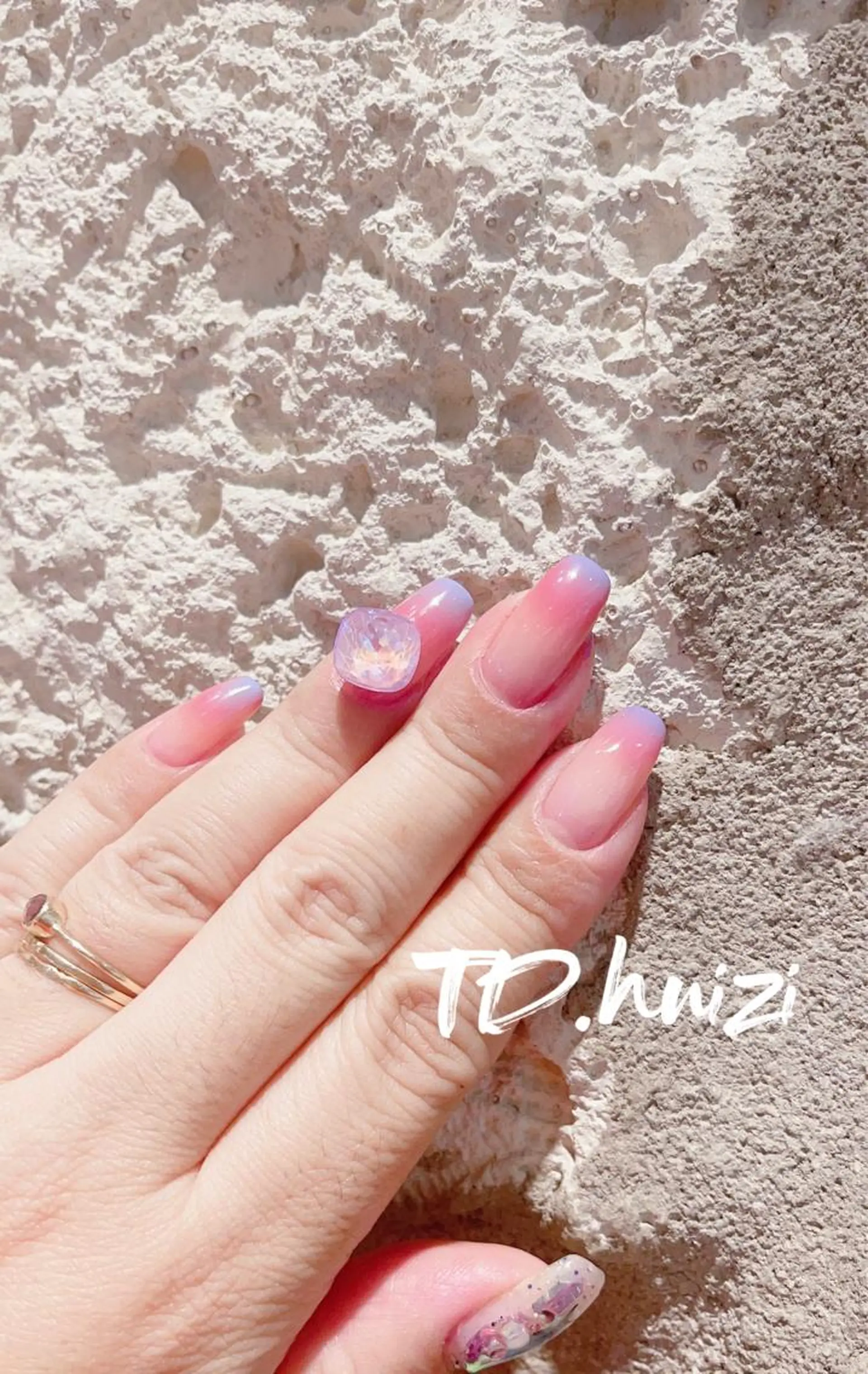 ミディアム めぐみのネイルサロン 惠のネイルデザイン