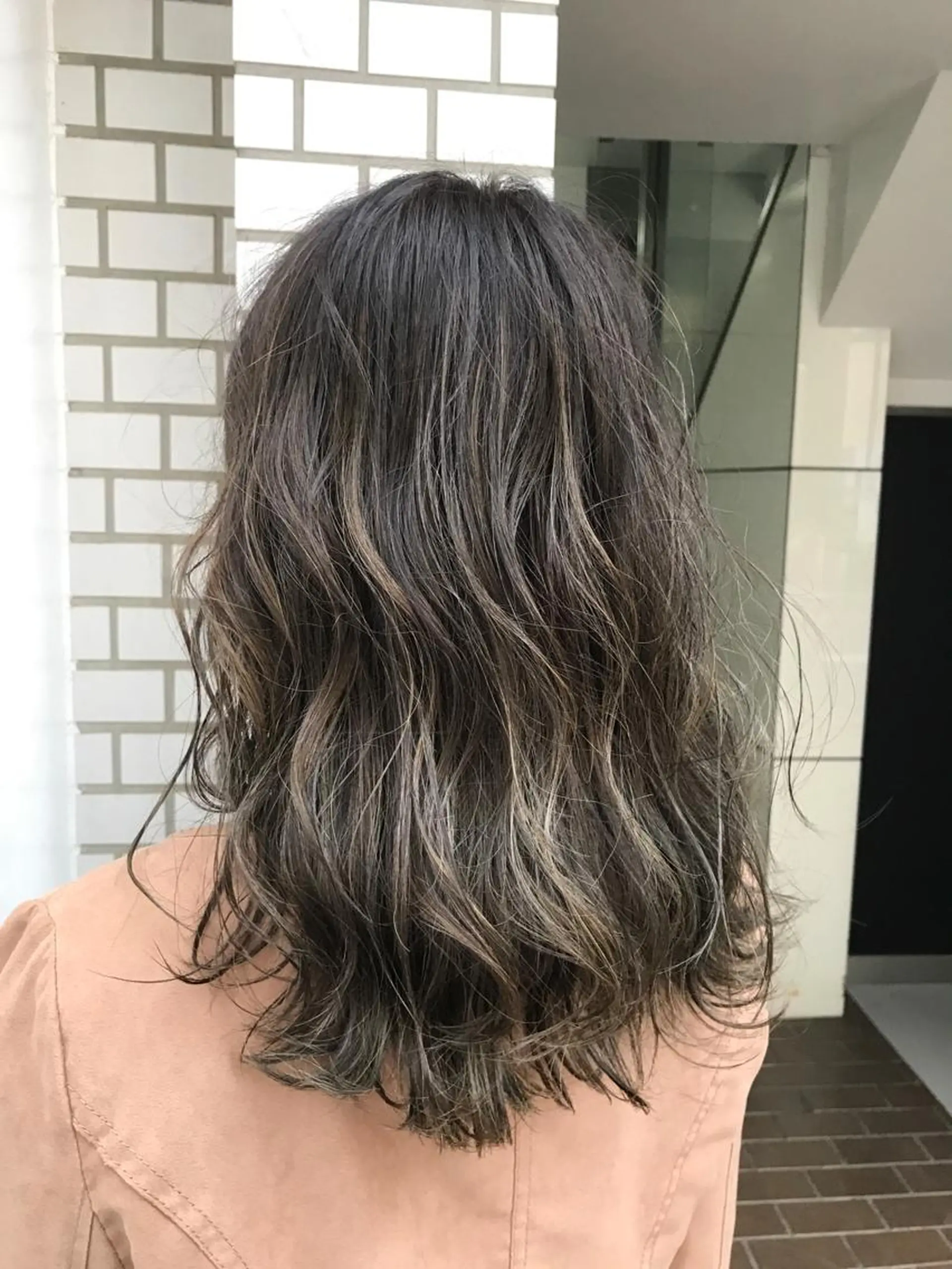 セミロング ハイライト カット特化柏駅 徒歩3分LOUのヘアスタイル