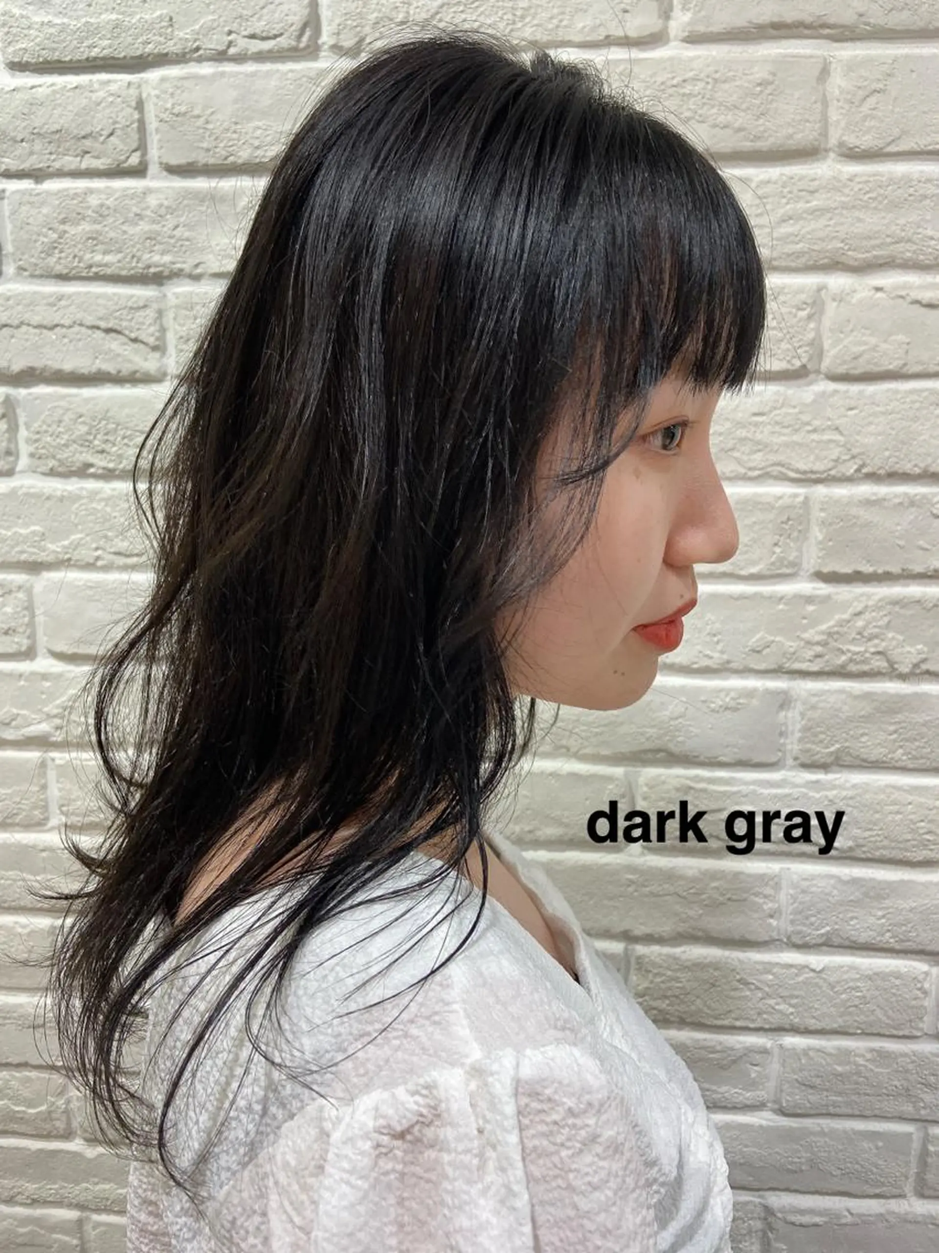 セミロング カラー merc.🌿💚 八幡真衣のヘアスタイル