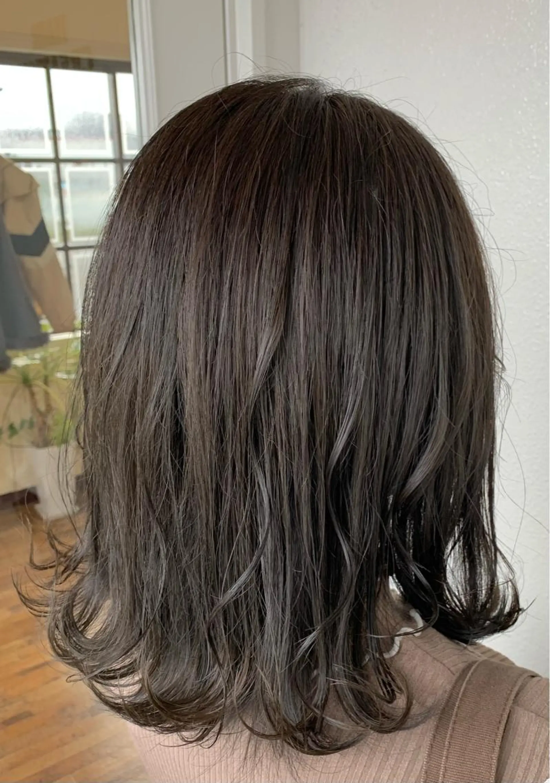 ミディアム カラー 三野 沙也のヘアスタイル