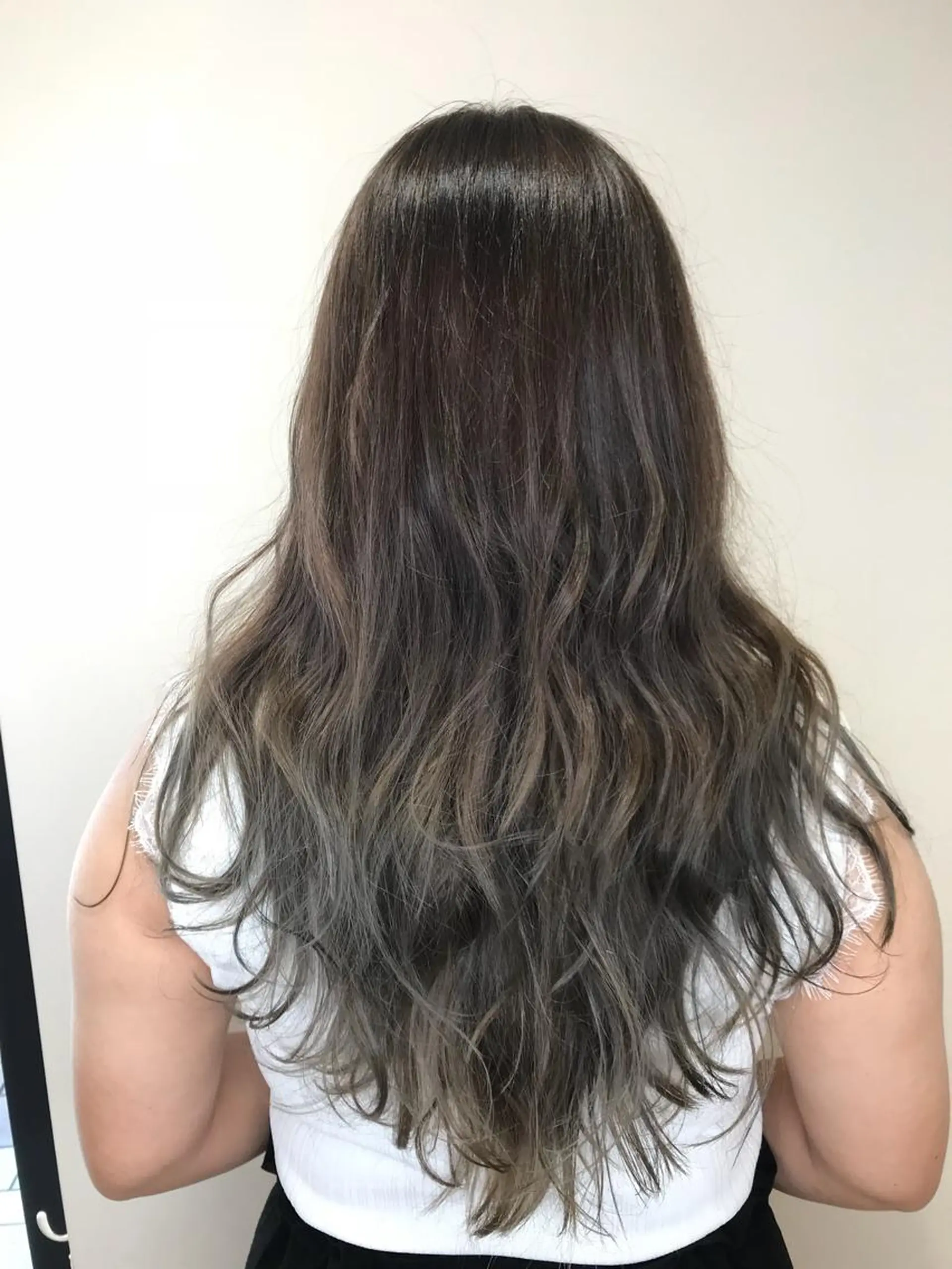 セミロング カラー グラデーションカラー ヘアカラー ハイライト/髪質改善 ✂️十河祐輝のヘアスタイル