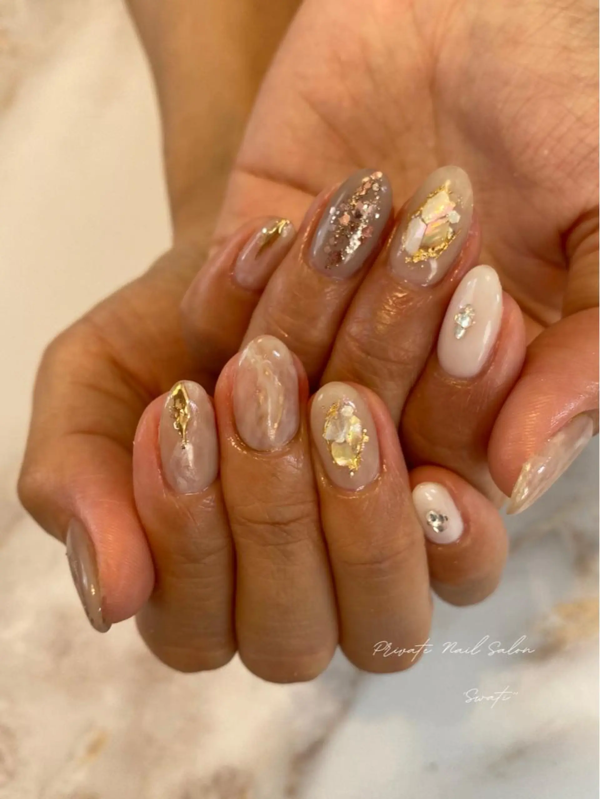 ネイル アートネイル 氷ネイル・うるうるネイル ラメ(グリッター) ニュアンスネイル オフィスネイル yuko （ネイリスト）のネイルデザイン