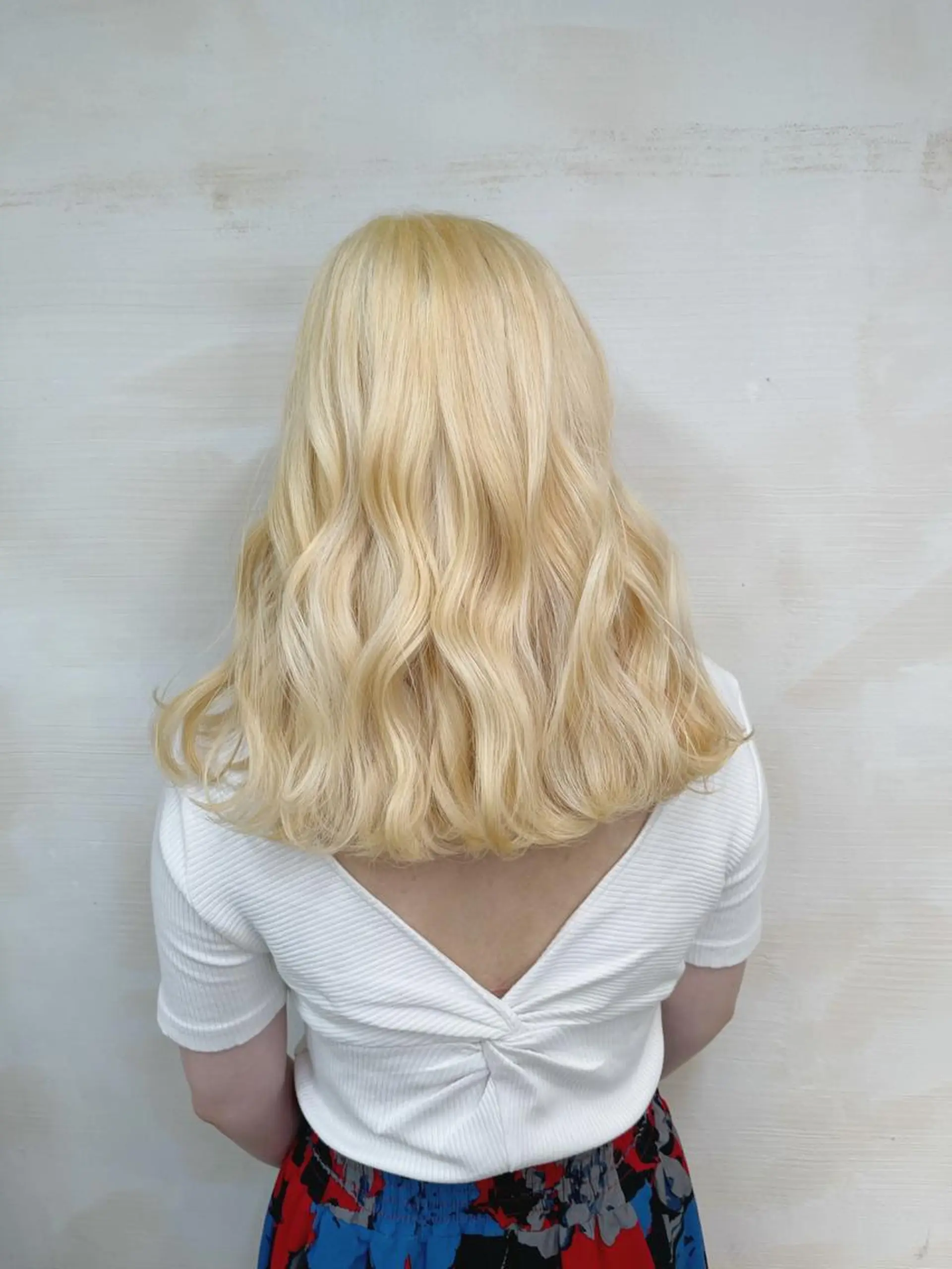 セミロング カラー ブリーチ 抜きっぱなしブロンド ブロンド MEI💫銀座 エクステ/艶カラーのヘアスタイル