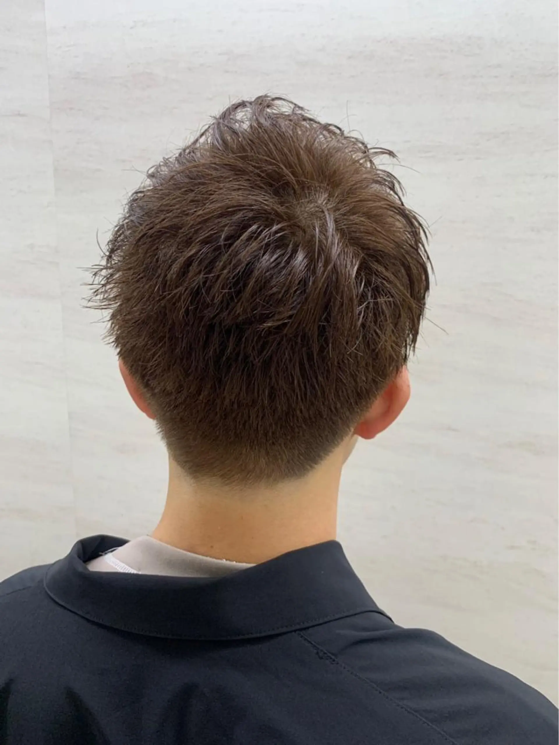 ショート カラー メンズ 足立 遼太朗のヘアスタイル