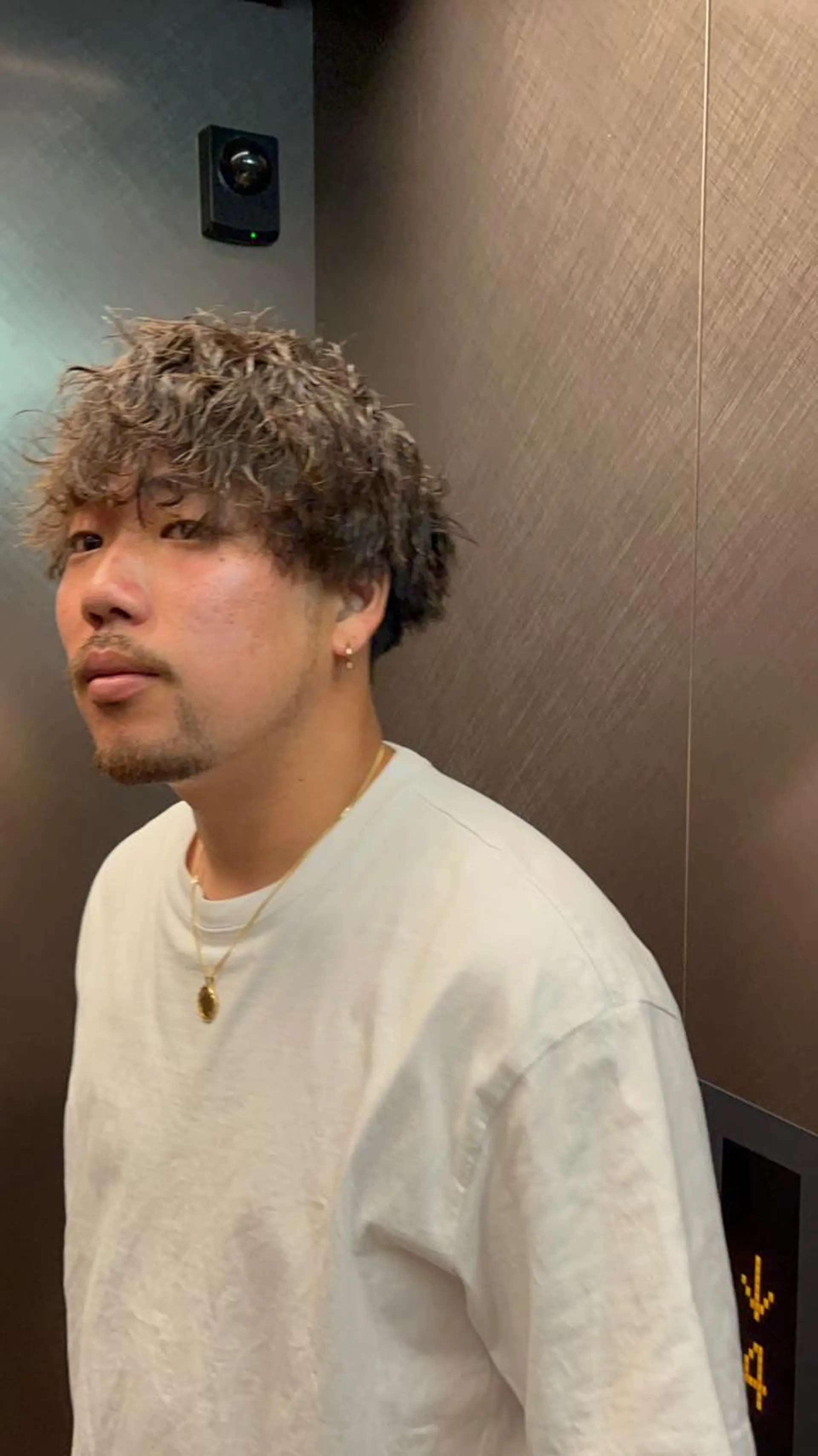 ミディアム パーマ ミディアムパーマ カット パーマ トリートメント ヘアセット Men's salon ANSWER所属・メンズサロン ANSWERのヘアスタイル