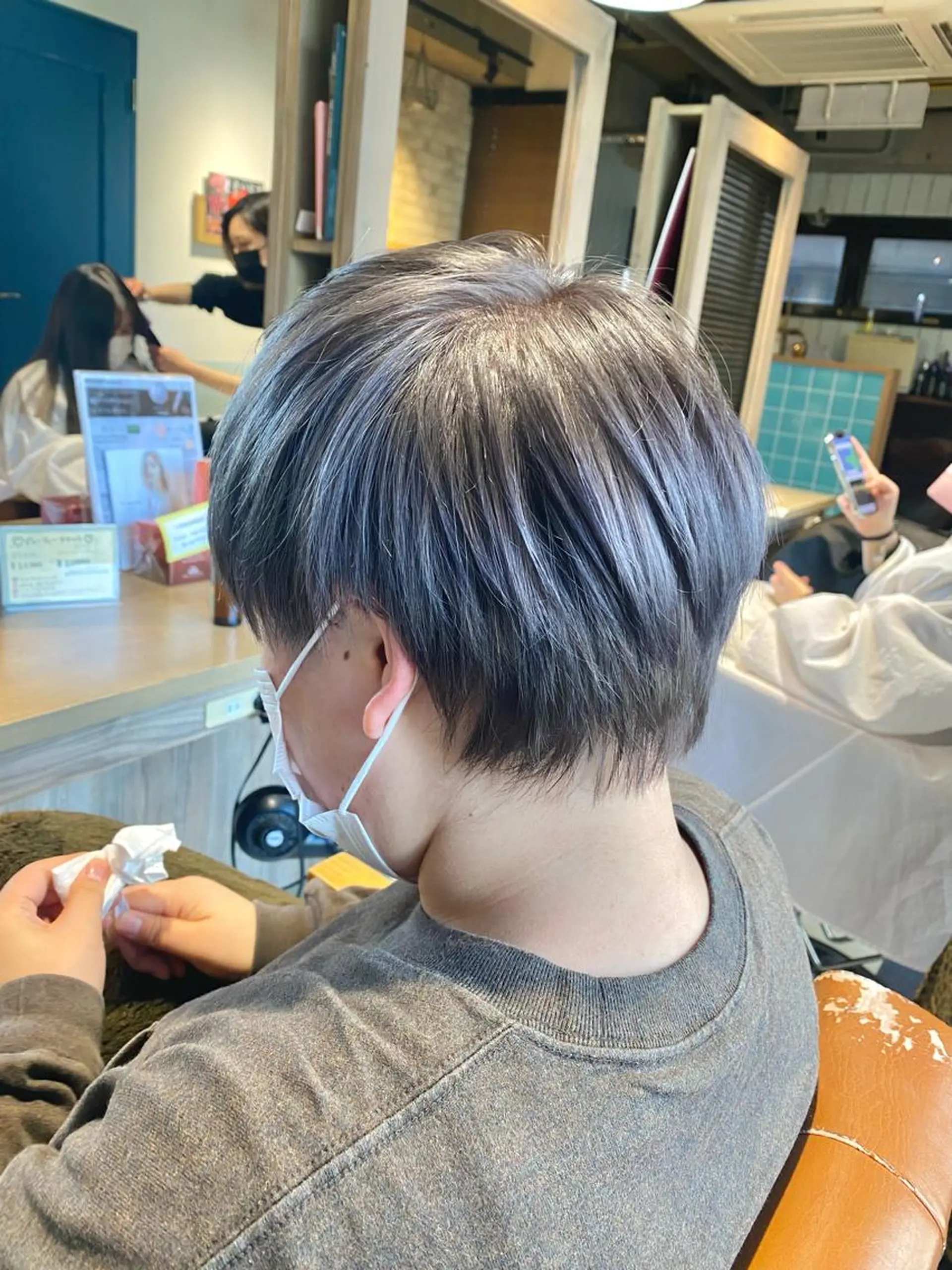 ミディアム カラー アディクシーカラー アッシュ シルバー ヘアカラー トリートメント 🟣メンズパーマ 川端 永遠🟣のヘアスタイル